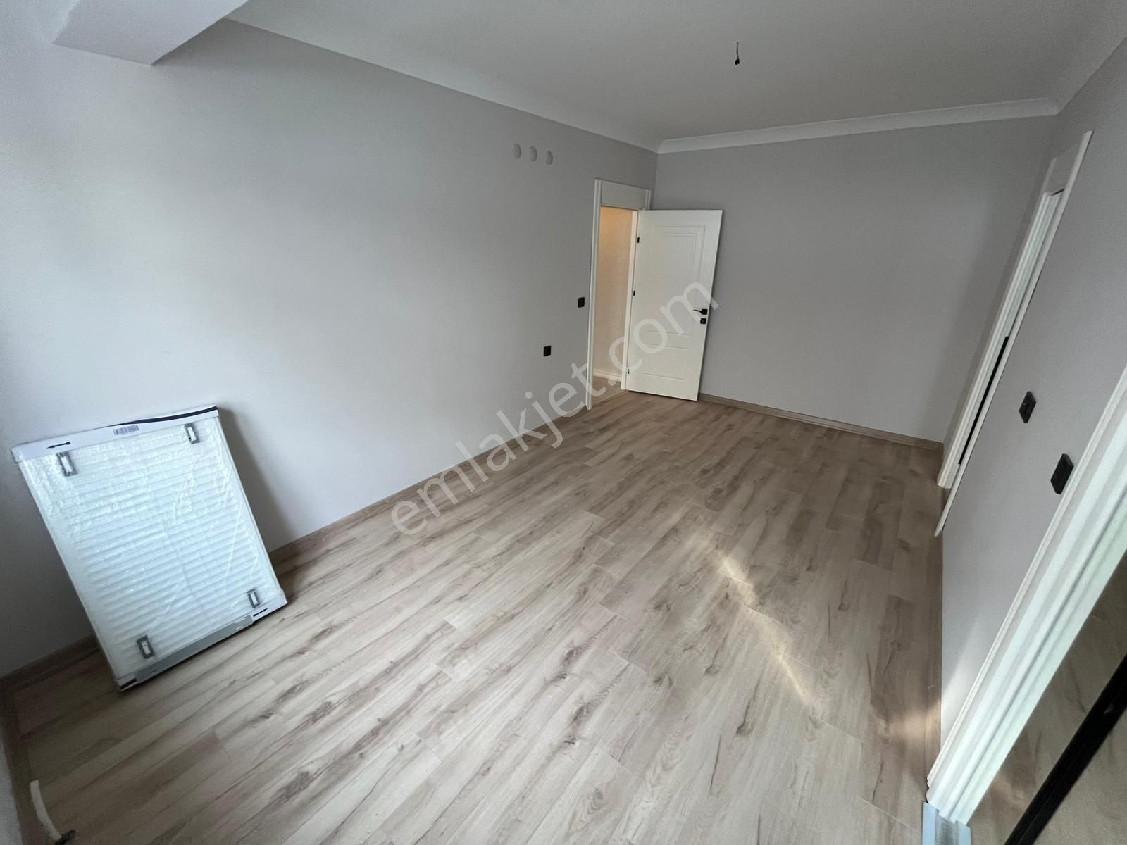 Yenikenet 29 Ekim Mh 3+1 Ara Kat Güney Cephe Ebeveyn Banyolu-asansörlü - G.odalı Sıfır Daireler!! - Görsel 13
