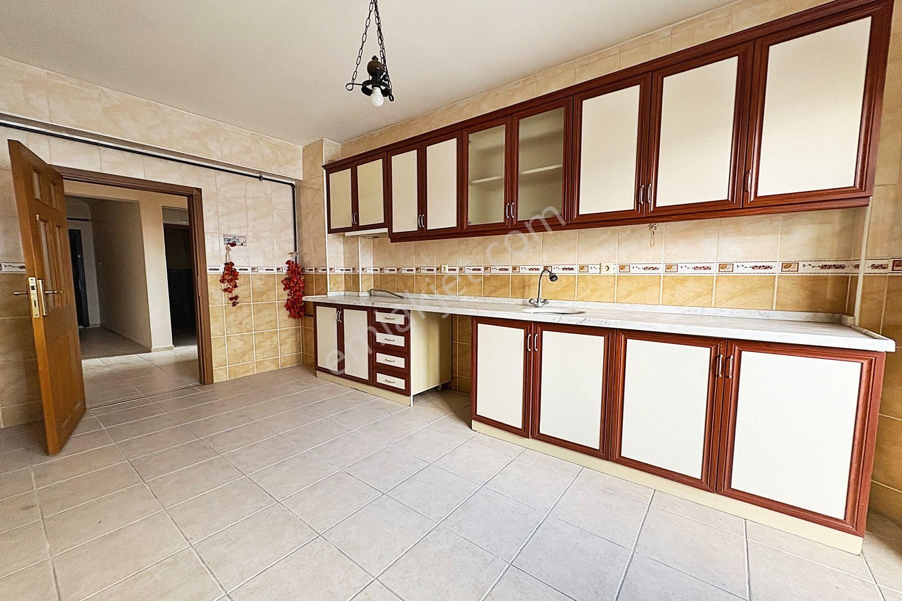 Esertepe Ana Cadde Üzeri *asansörlü* 3+1 Ara Kat Kiralık Daire - Görsel 9