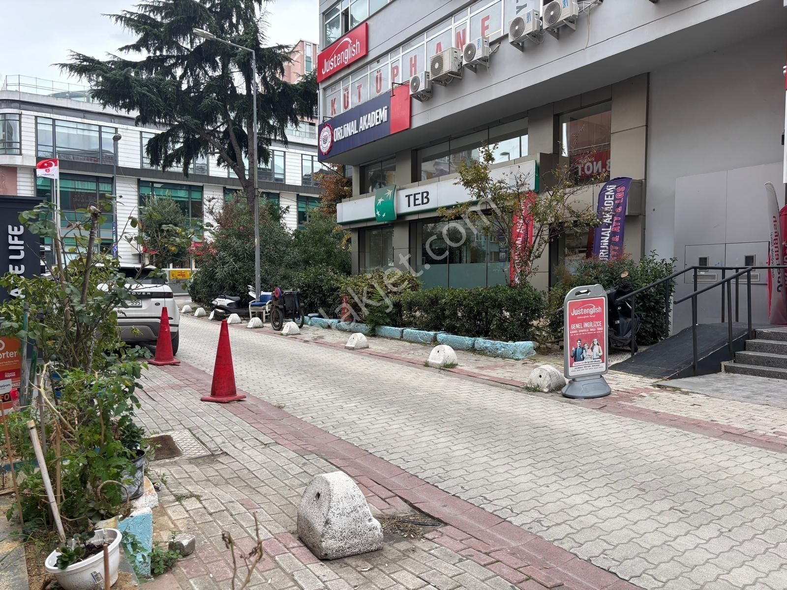 Bakırköy'de Kıymetli 75 M2 Kullanımlı Düz Giriş Dükkan - Görsel 7