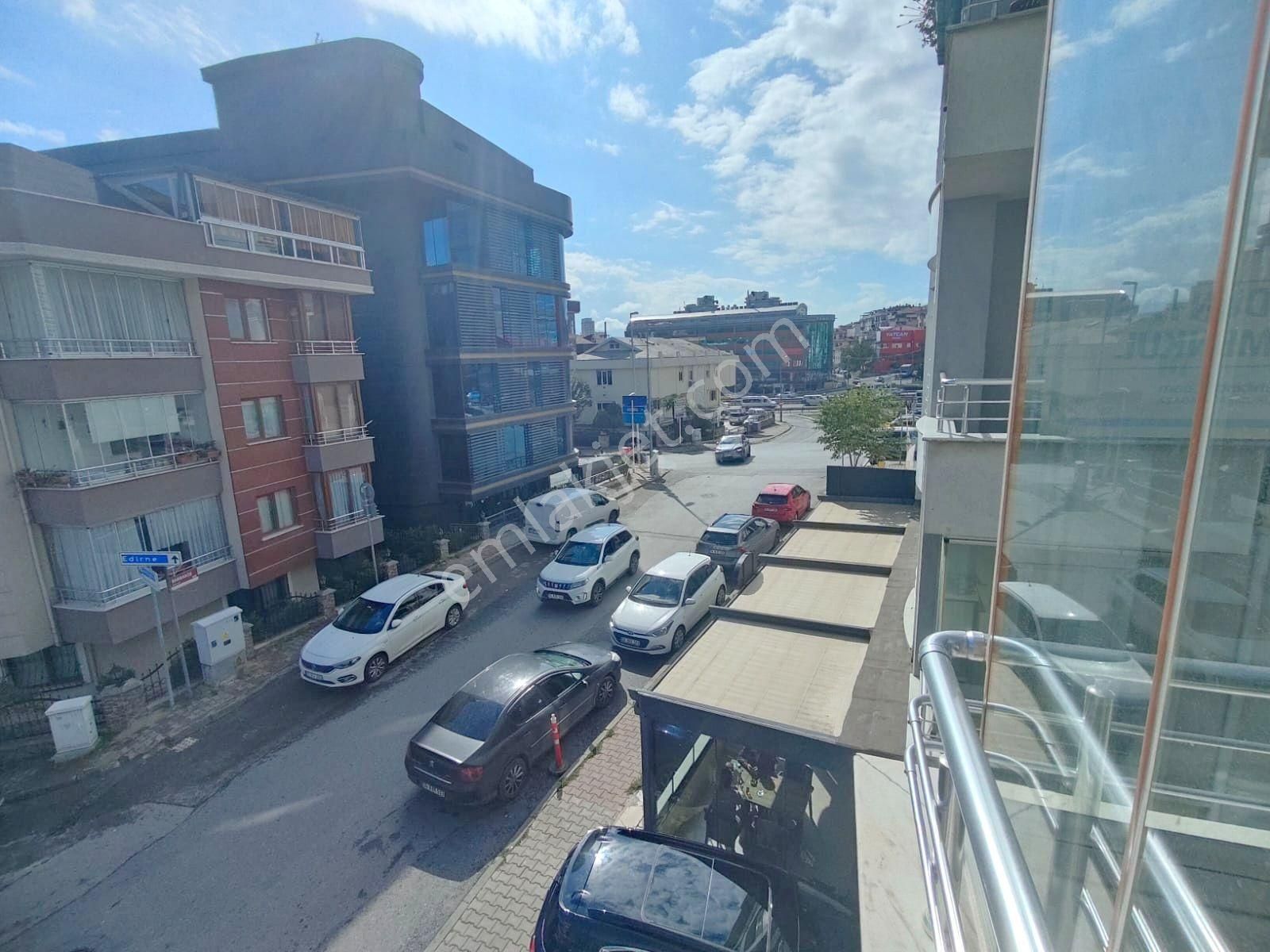 Emlak Dünyasından E-5 Yanı Başında Satılık 3+1 125 M2 Lüks Daire - Görsel 30