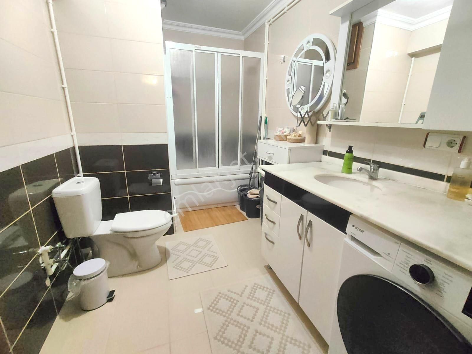 Emlak Dünyasından E-5 Yanı Başında Satılık 3+1 125 M2 Lüks Daire - Görsel 16