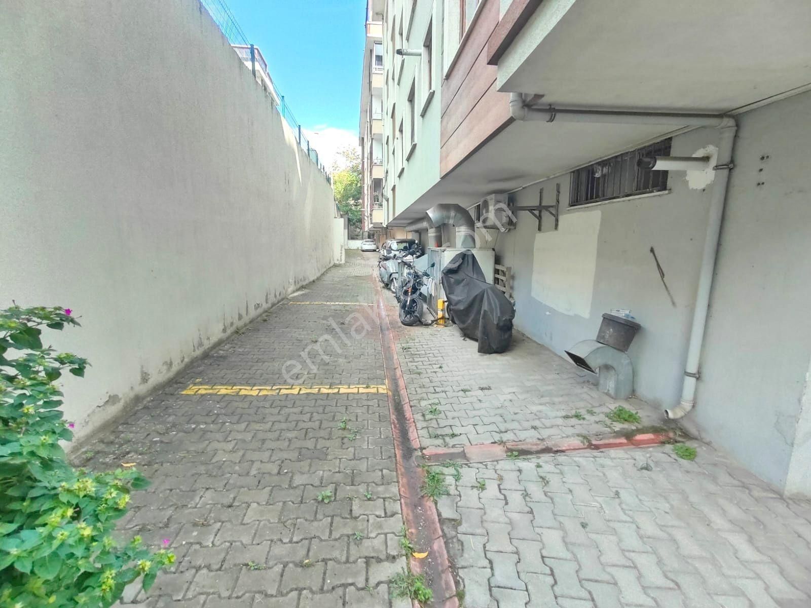 Emlak Dünyasından E-5 Yanı Başında Satılık 3+1 125 M2 Lüks Daire - Görsel 33