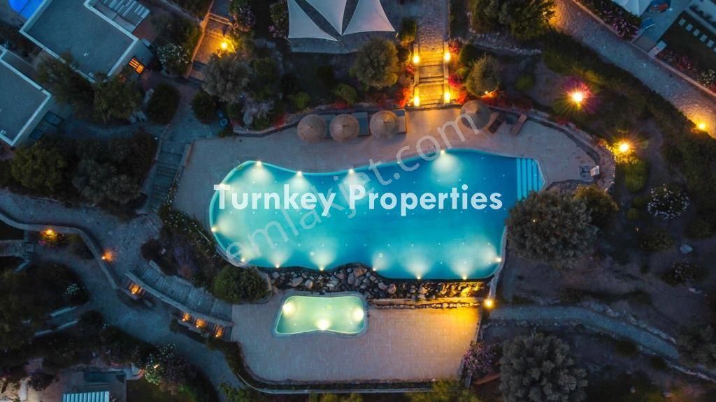 Büyüleyici Bir Tasarım Beş Yıldızlı Hizmet Satılık Villa - Görsel 4