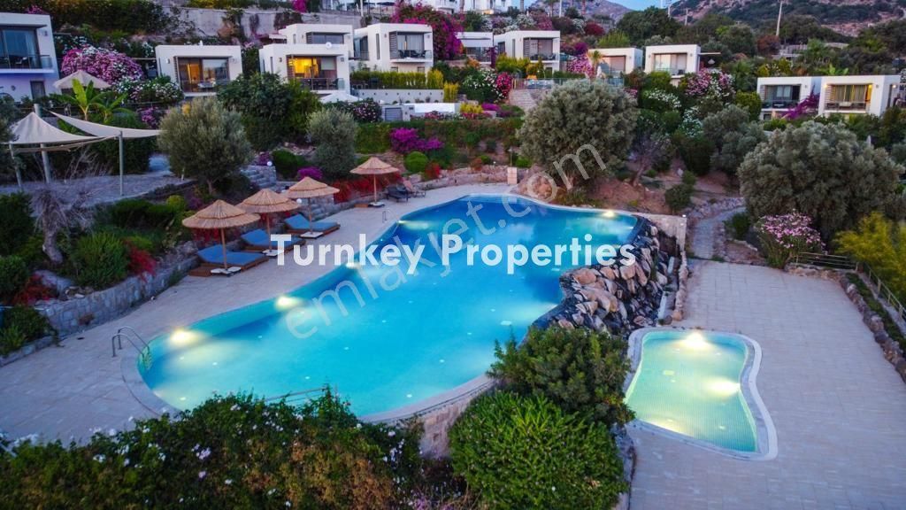 Büyüleyici Bir Tasarım Beş Yıldızlı Hizmet Satılık Villa - Görsel 5