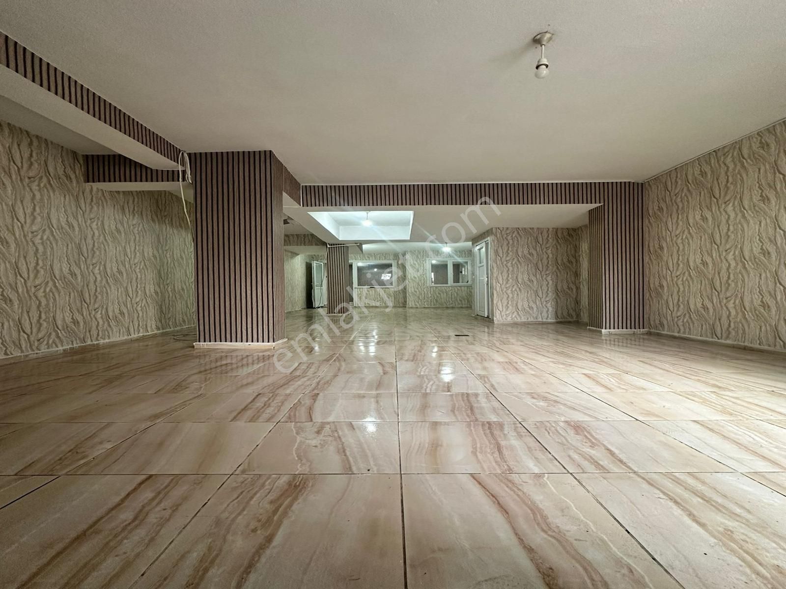 Esenyurt Meydan Da Çok Uygun Fiyata Satılık Dükkan