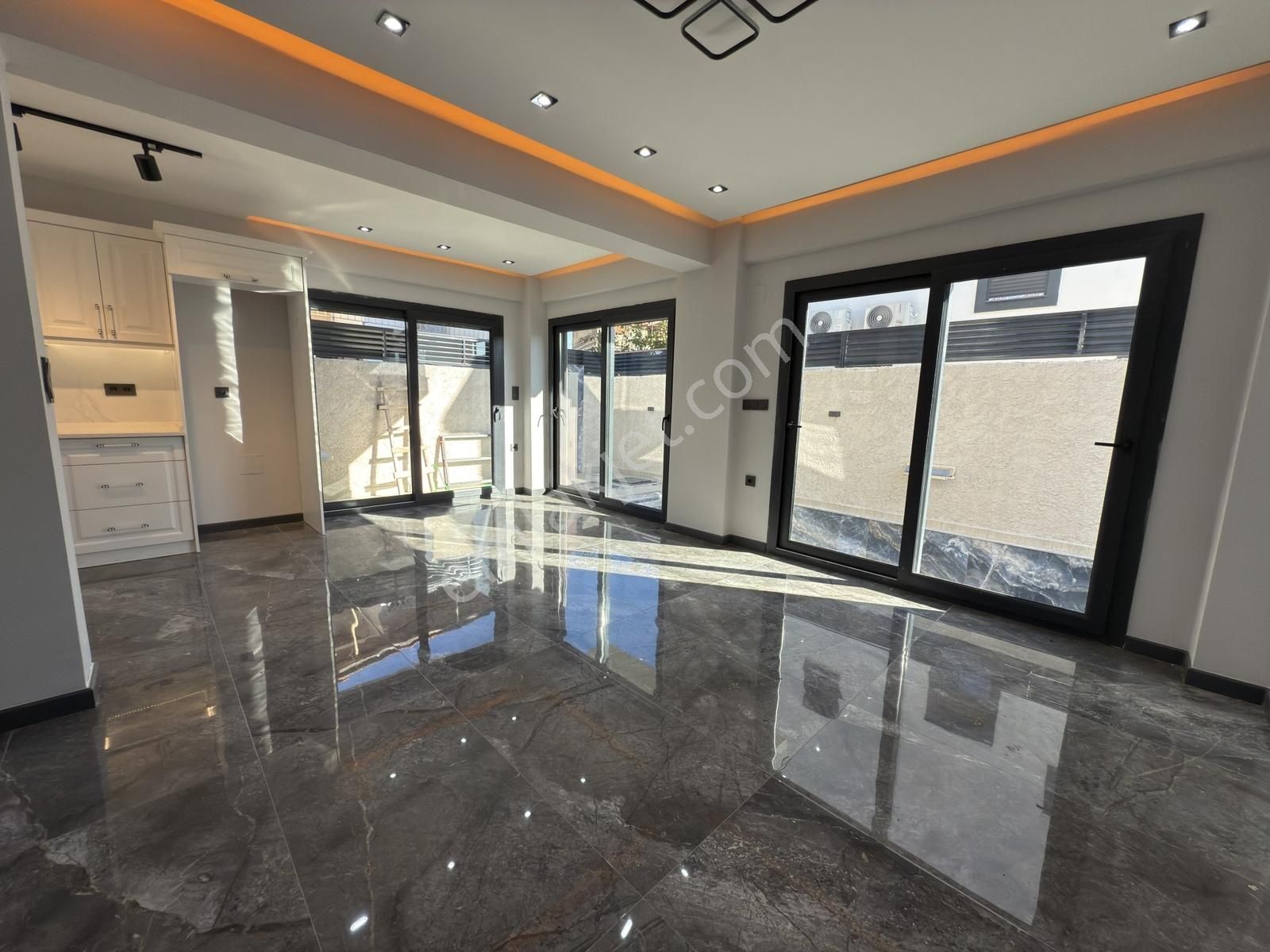 Menteşeoğlu Mahallesinde Merkeze Yakın 3+1 Tam Müstakil Villa - Görsel 34