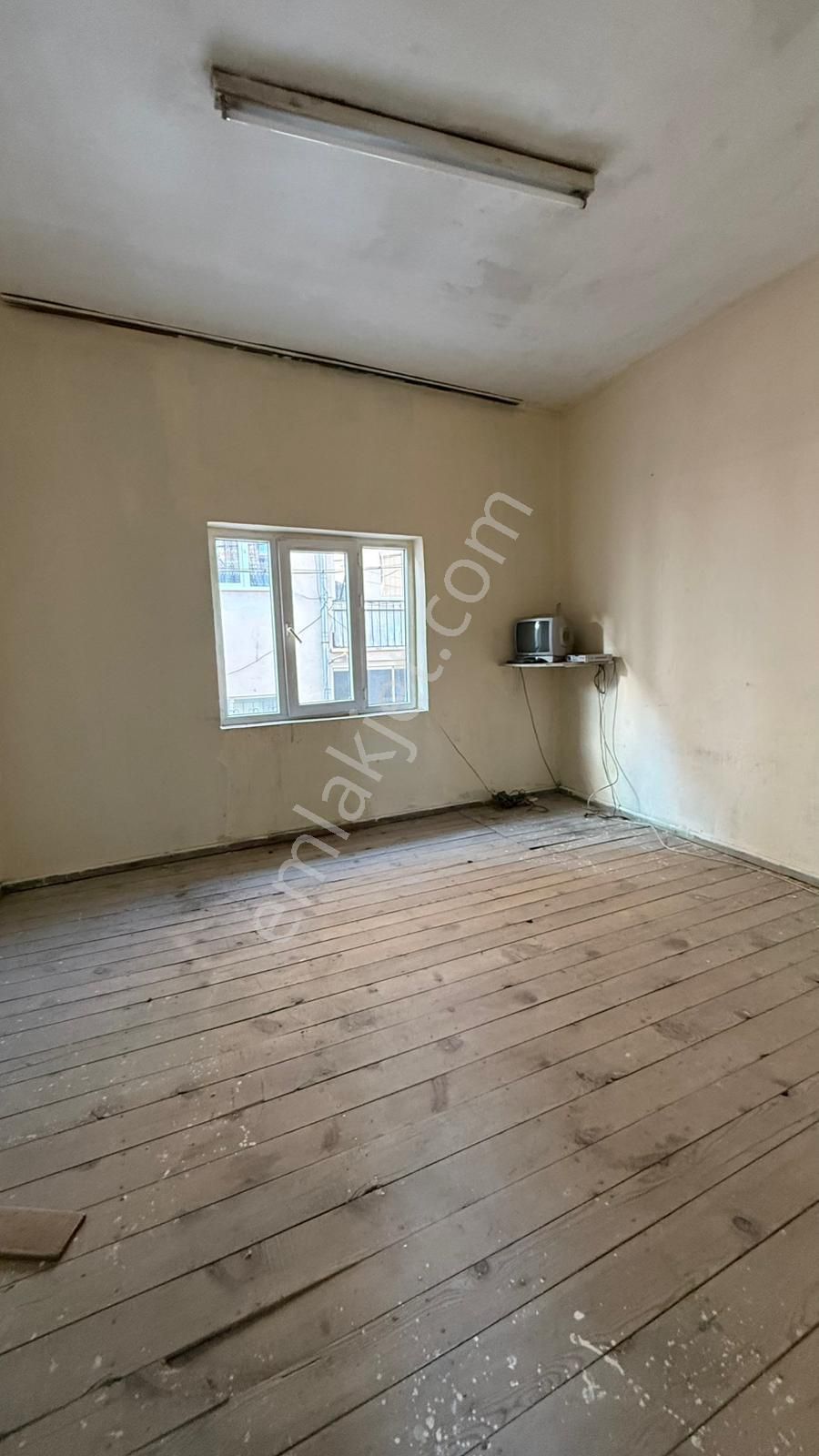 Öz Gaye Emlaktan Develi Harman Mahallesinde Satılık Avlulu Kargir Ev - Görsel 3