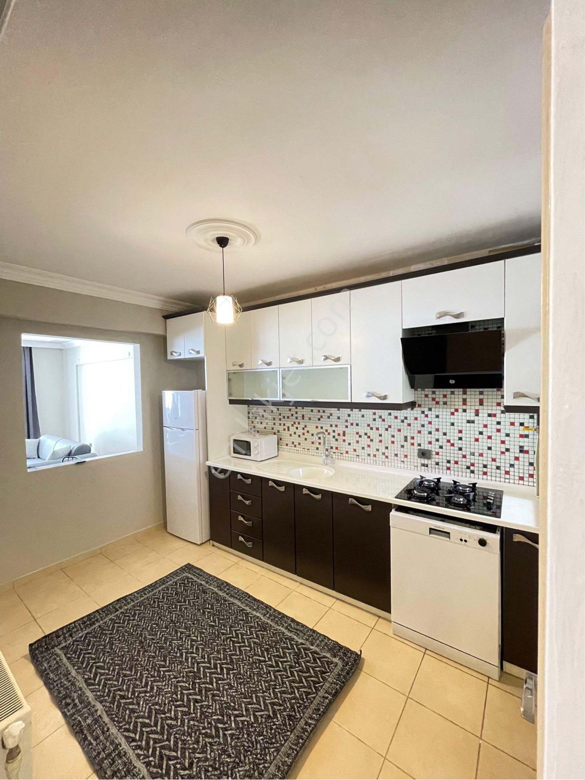 Bornova Günlük Kiralık 3+1 Geniş - Temiz - Aileye Uygun - Görsel 6