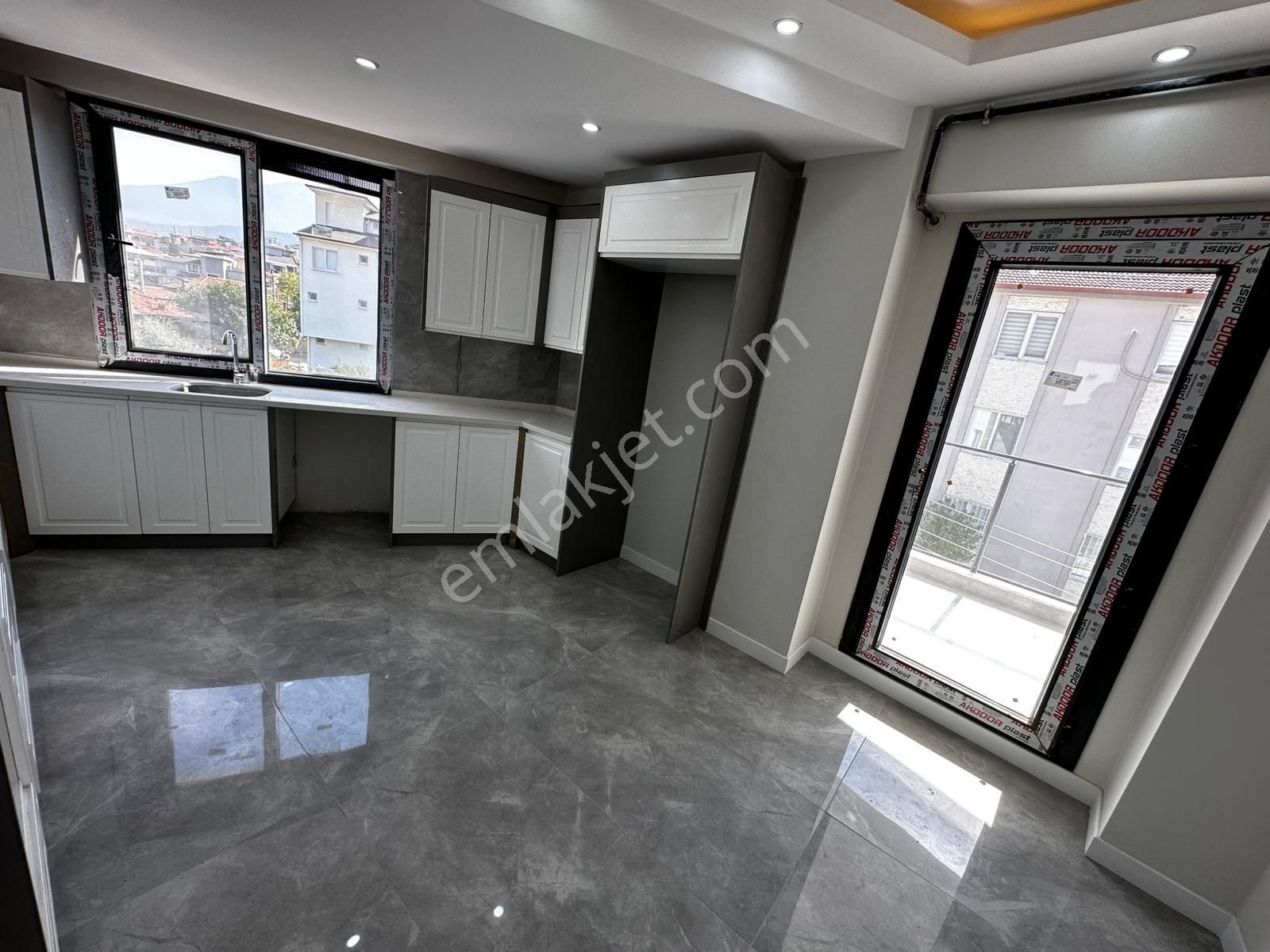 Bağbaşı Mh. Ebeveyn Banyolu Çift Balkonlu Asansörlü 3+1 Daireler - Görsel 18