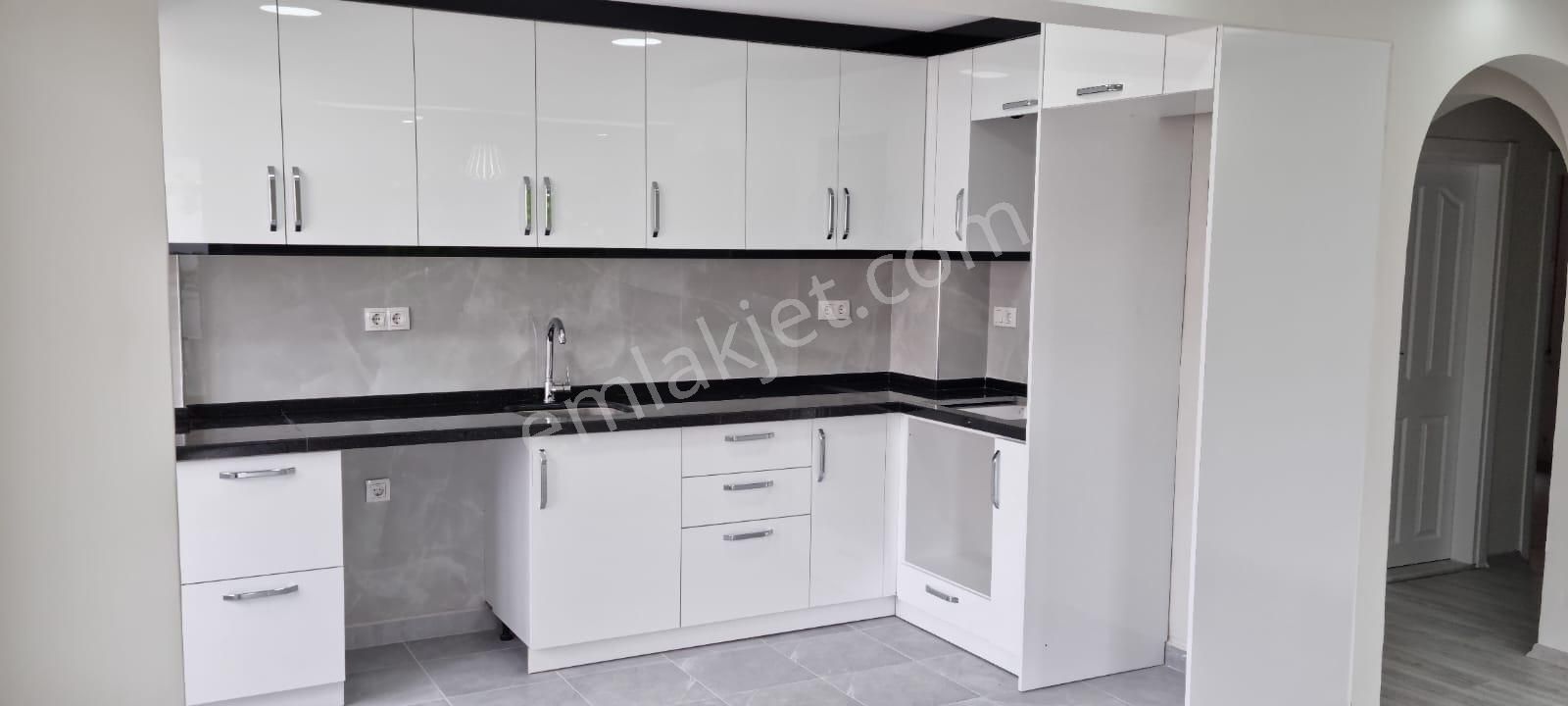 Tuzla Mahallesinde Büyük Tadilatlı 3+1 Daire - Görsel 6