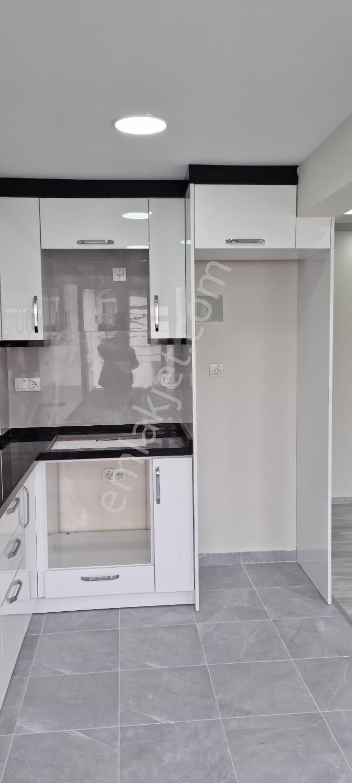 Tuzla Mahallesinde Büyük Tadilatlı 3+1 Daire - Görsel 7