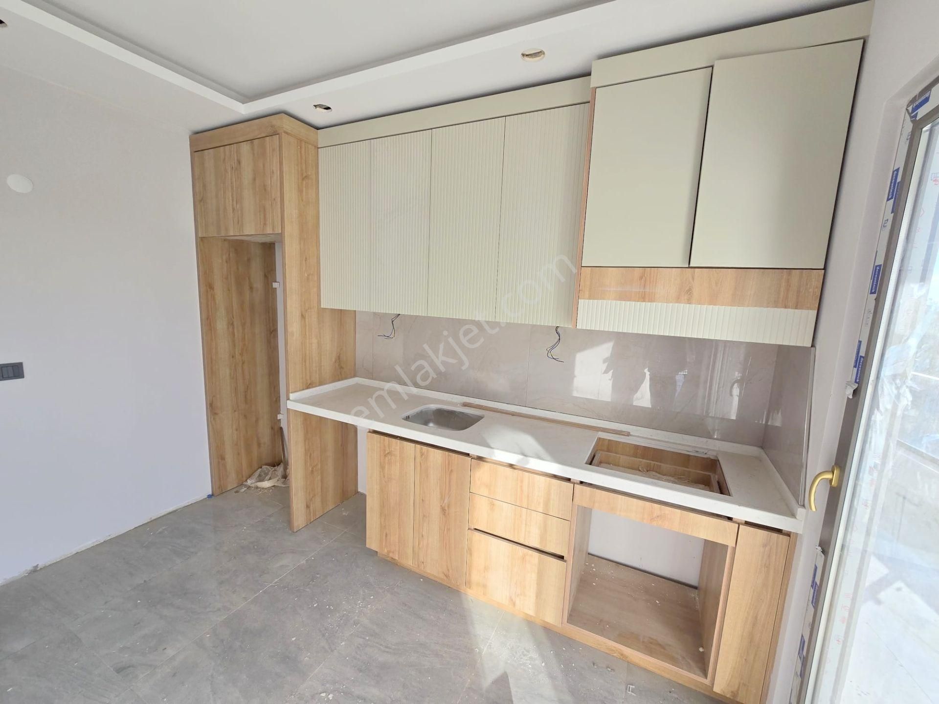 🟩🟢kadıköy'de Ultralüx Tasarımlı Arakat Kapalı Otoparklı 2+1 Daire - Görsel 3