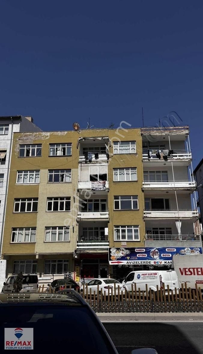 Fuzuli Caddesinde Ara Kat Satılık Yola Bakan 3+1 Kaçmaz Fırsat - Görsel 18
