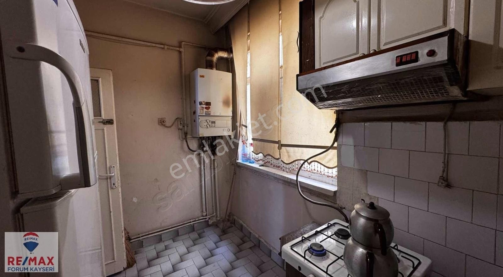 Fuzuli Caddesinde Ara Kat Satılık Yola Bakan 3+1 Kaçmaz Fırsat - Görsel 3