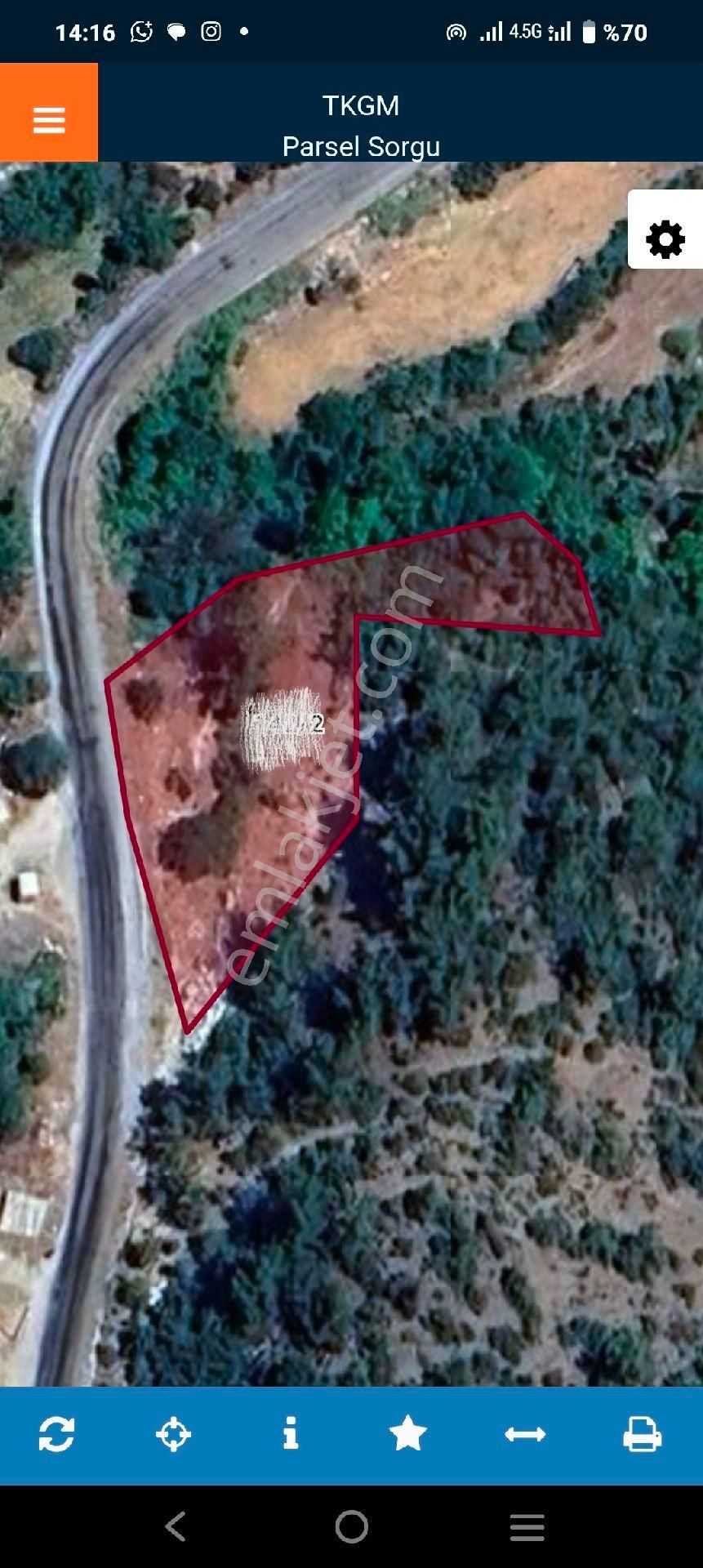 Muğla Menteşede Günlüce Köyünde 1391 M2 Asfalt Kenarı