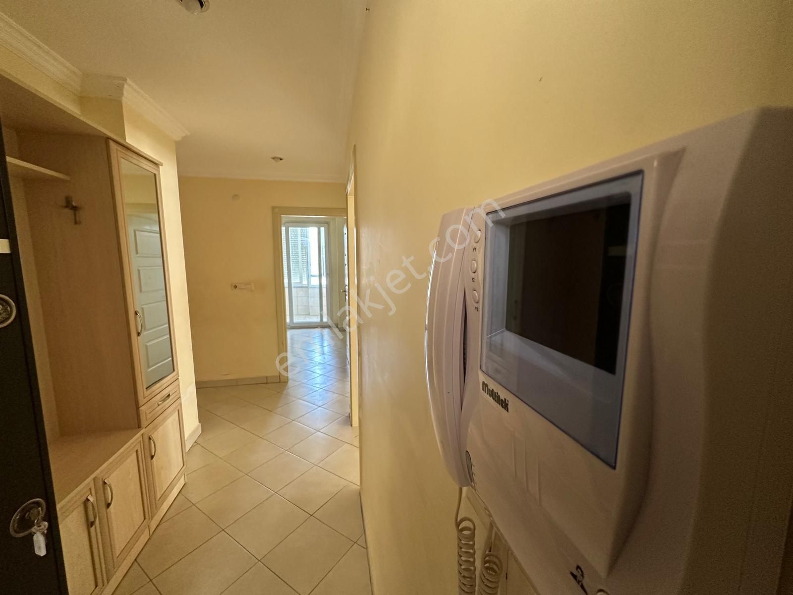 Denızyoluna 50 Mt Mesafede Kıralık 3+1 - Görsel 16