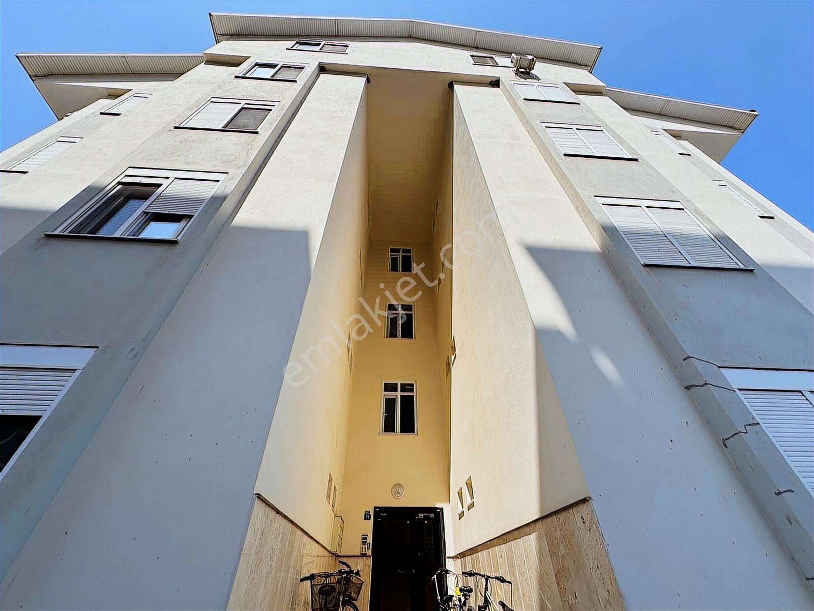 Denızyoluna 50 Mt Mesafede Kıralık 3+1 - Görsel 15