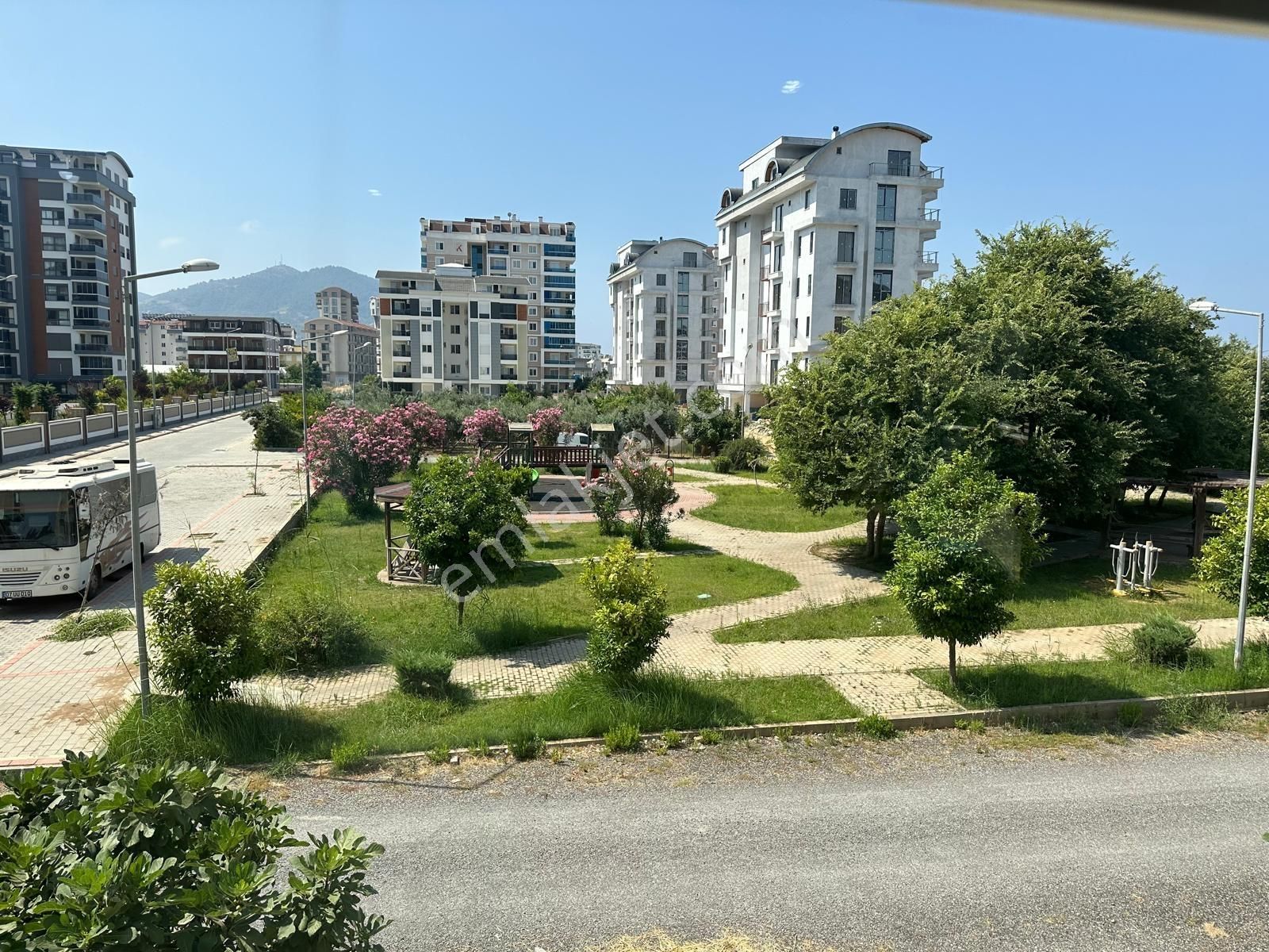 Denızyoluna 50 Mt Mesafede Kıralık 3+1 - Görsel 3