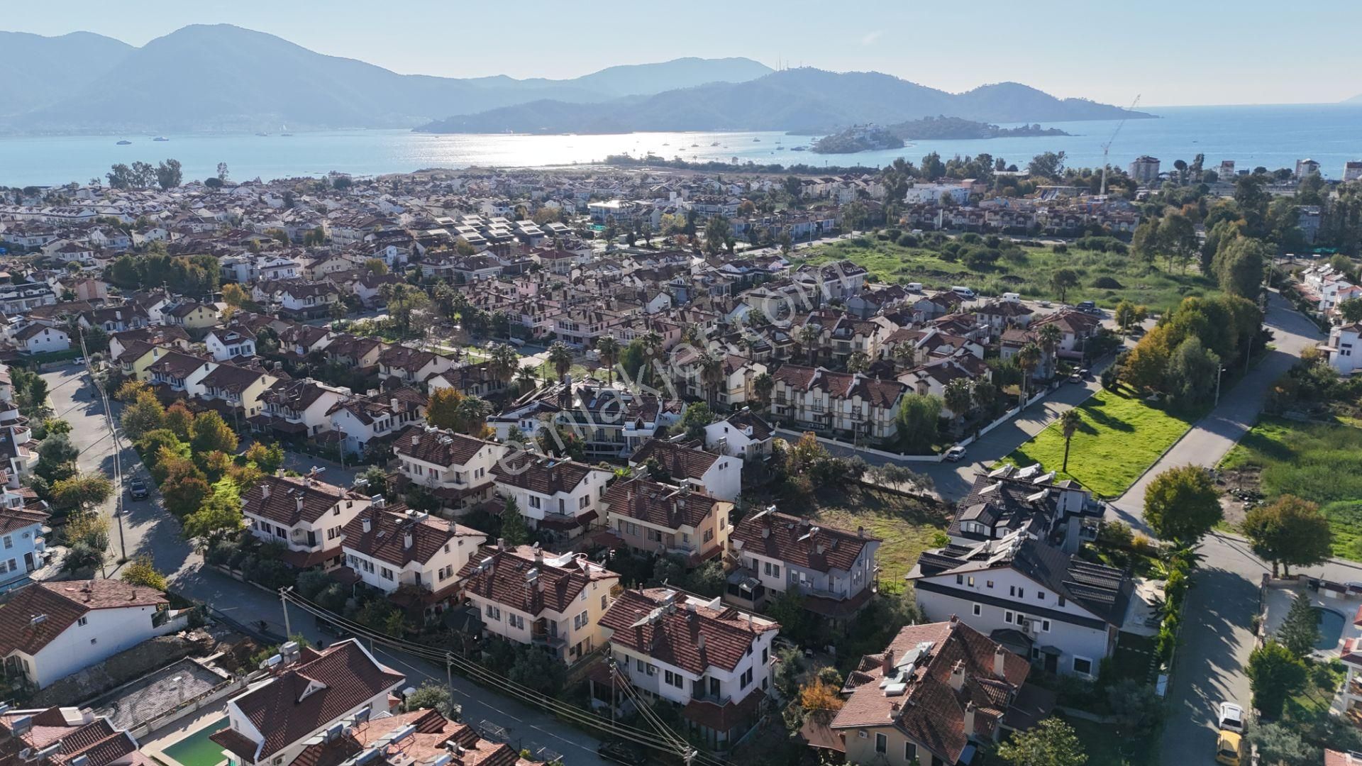 Goldhouse Dan Satılık Foça Mahallesinde Site İçinde Müstakil 4+1 İkiz Villa