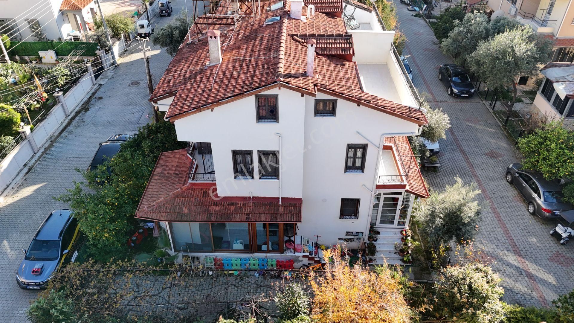 Goldhouse Dan Satılık Foça Mahallesinde Site İçinde Müstakil 4+1 İkiz Villa - Görsel 4