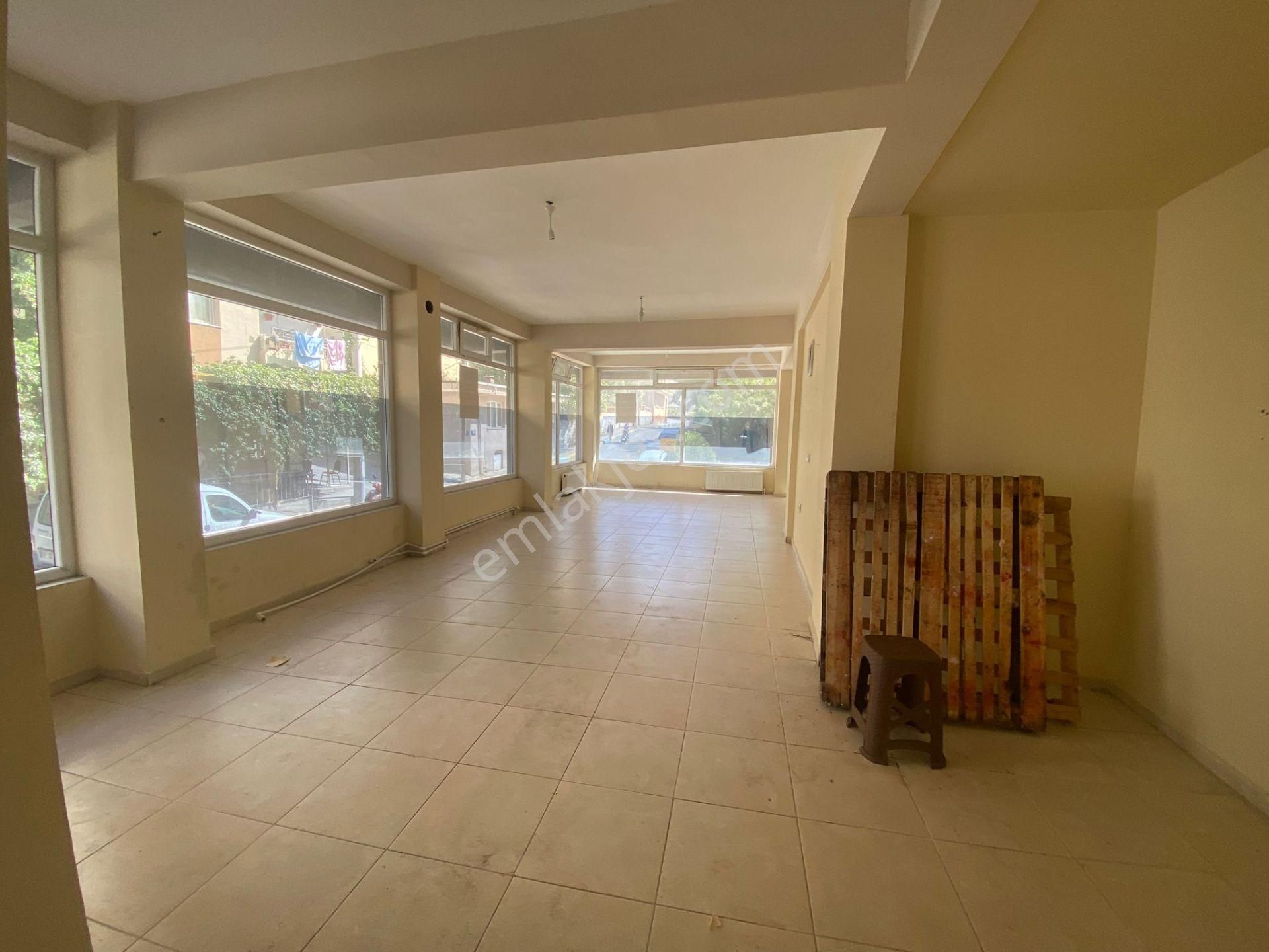 Buca Çamlık Mahallesinde Uçanyol Yanı 90m2 Wc'li Köşe Konumda Kiralık Dükkan - Görsel 5