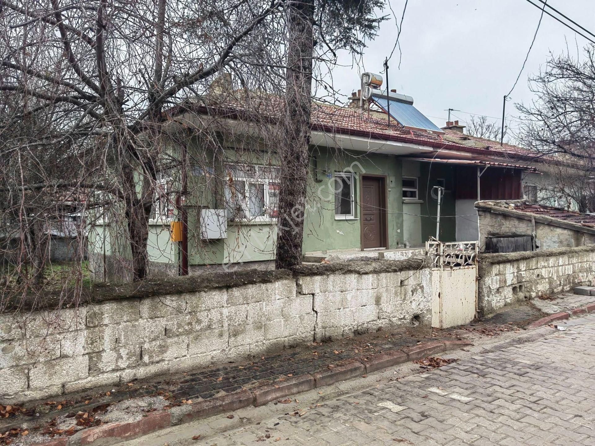 Nasreddin Emlaktan Gazi Mahallesinde Satılık Müstakil Ev - Görsel 9