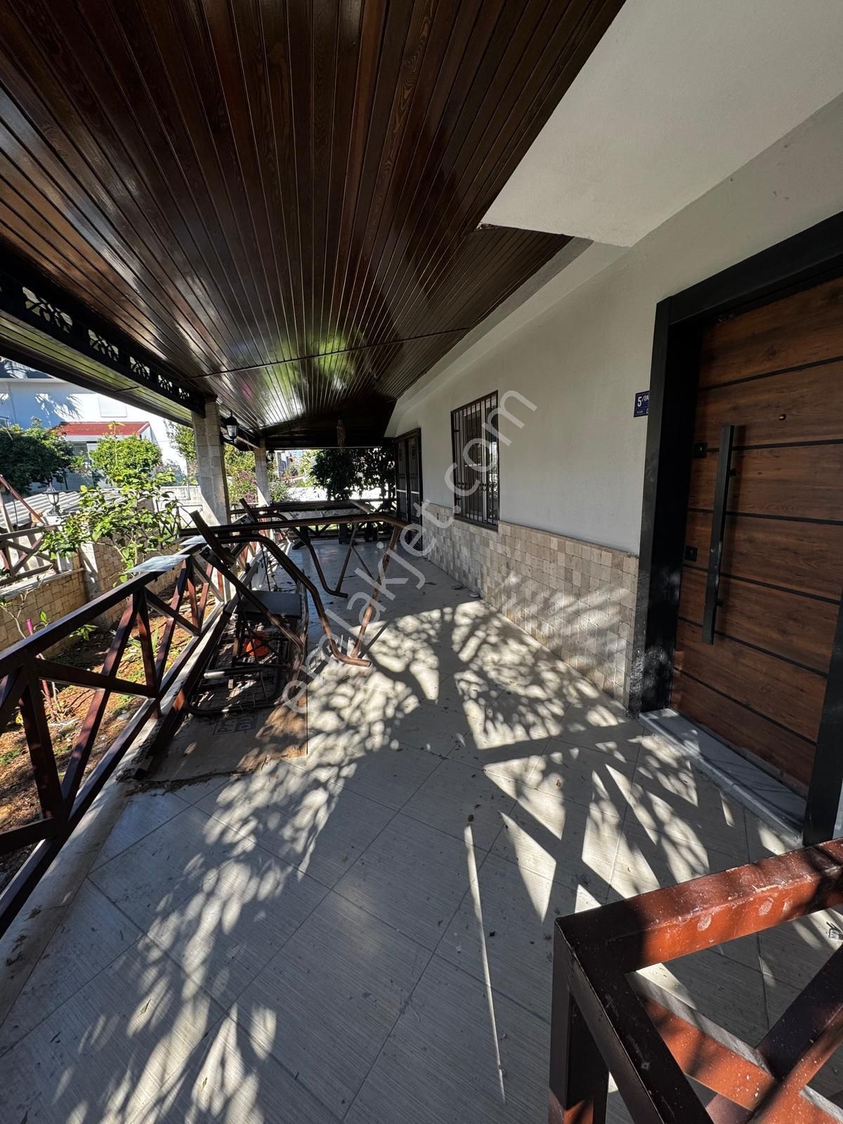 Kuşadası Güzelçamlı'da Satılık Villa