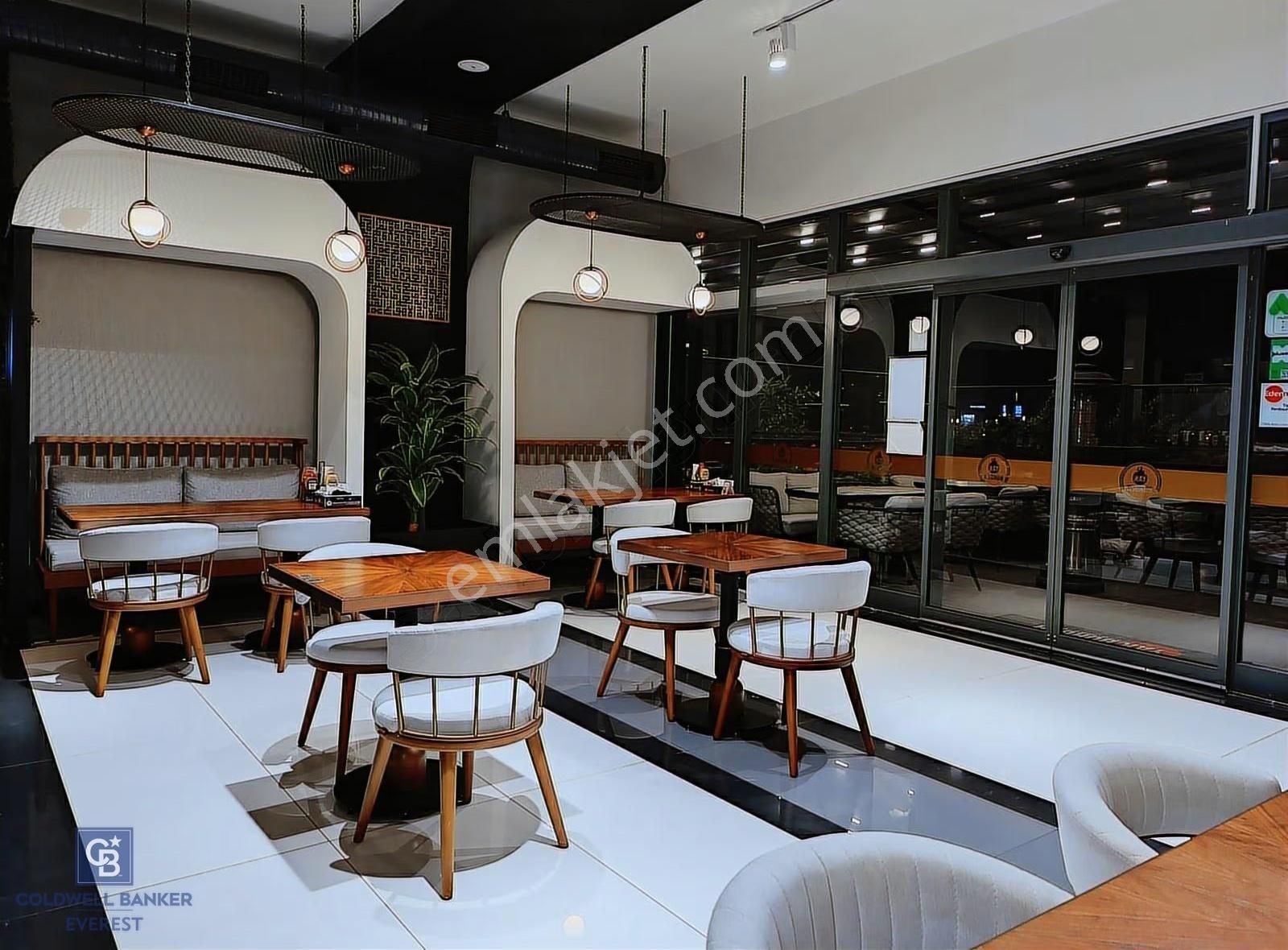 Balat'ın En Özel Burger Restorantı - Görsel 12