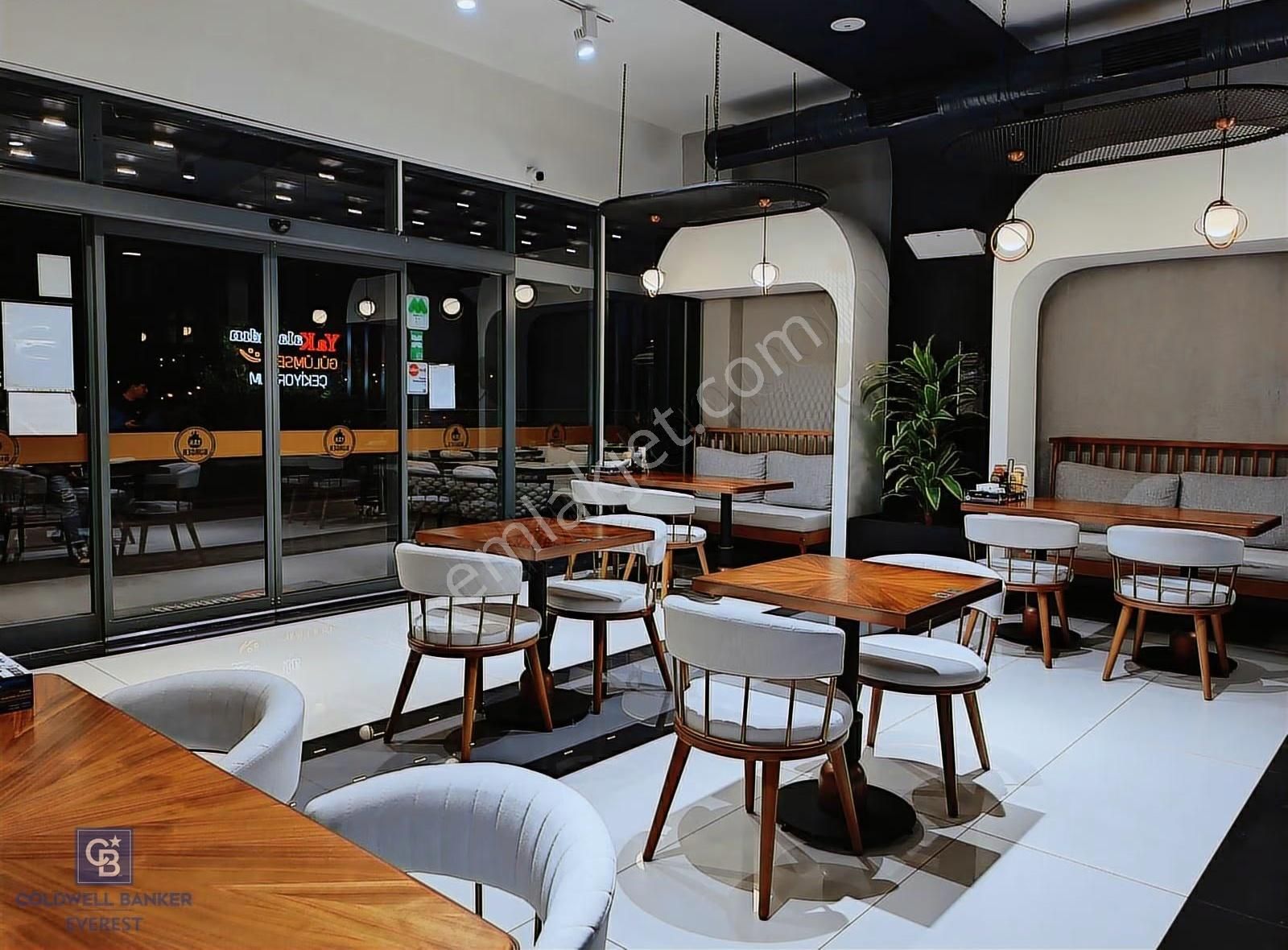 Balat'ın En Özel Burger Restorantı - Görsel 29