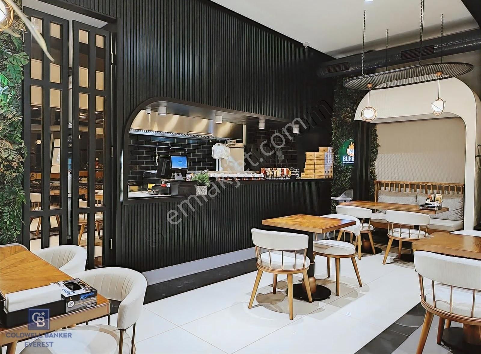 Balat'ın En Özel Burger Restorantı - Görsel 3