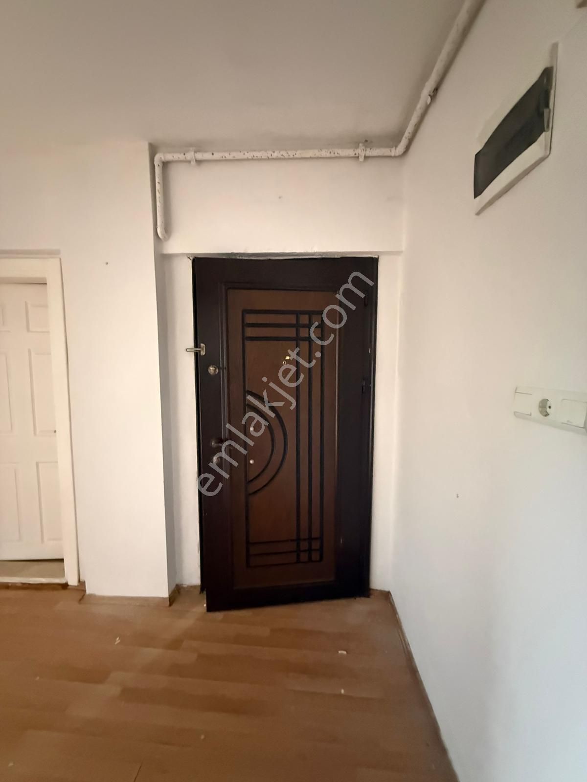 Şirinevler'de Ferah 2+1 Daire - Görsel 2