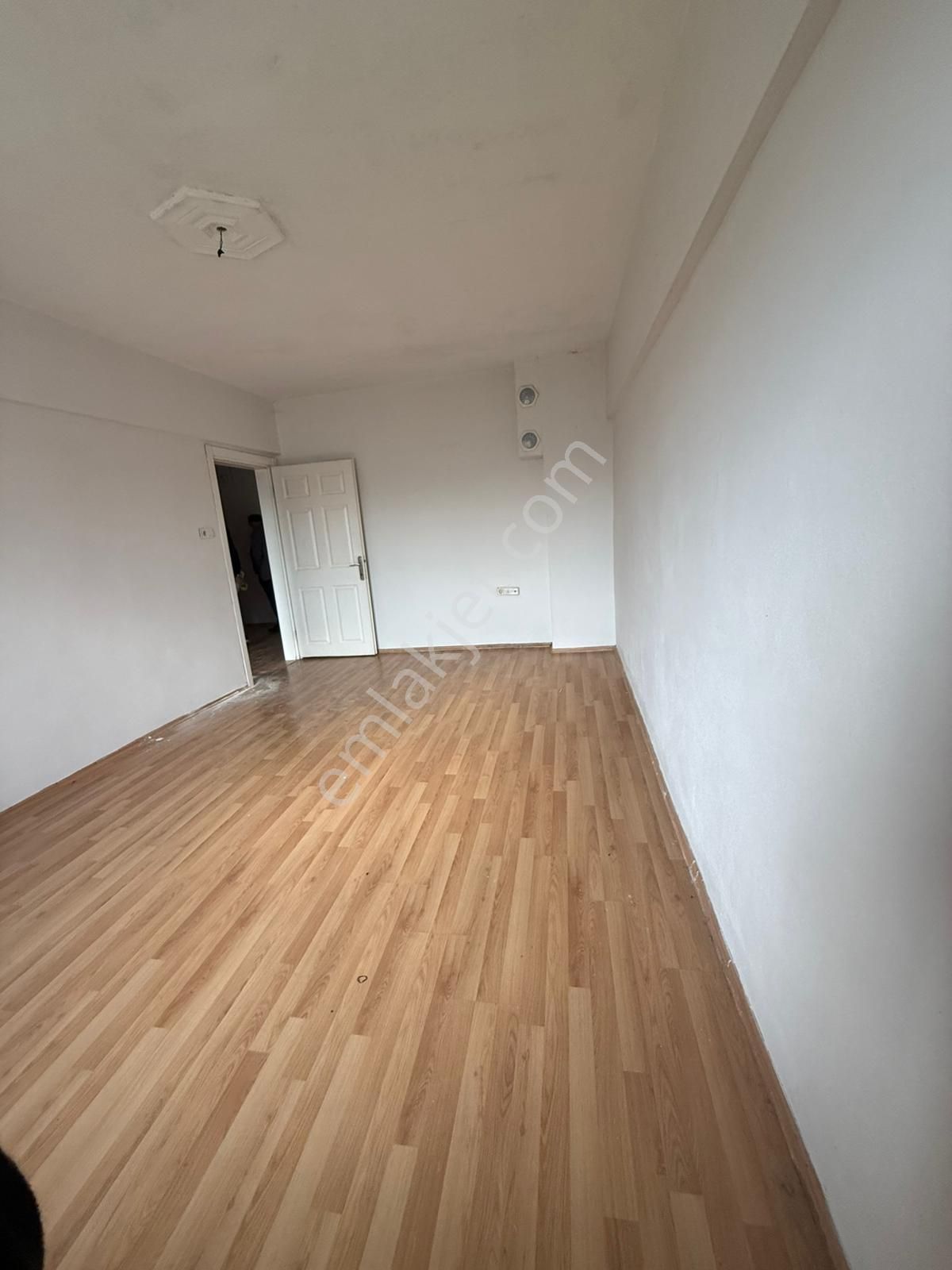 Şirinevler'de Ferah 2+1 Daire - Görsel 6