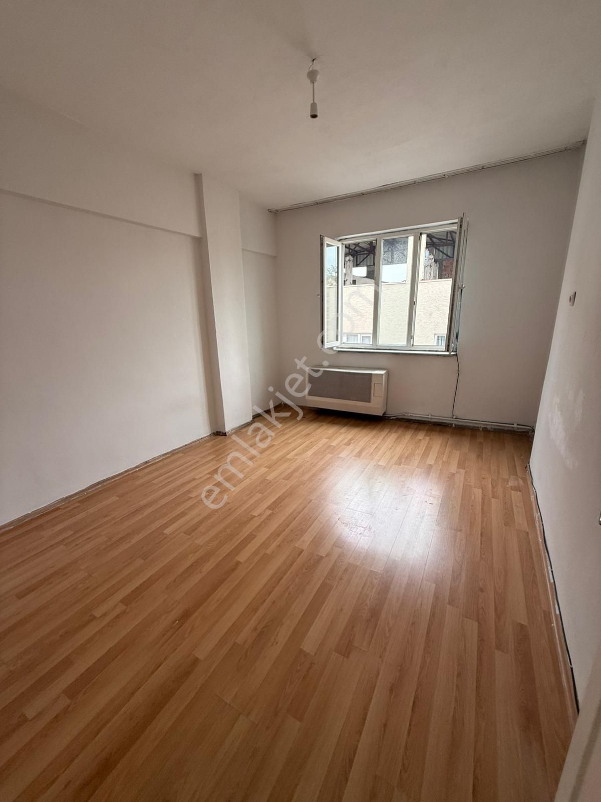 Şirinevler'de Ferah 2+1 Daire - Görsel 11