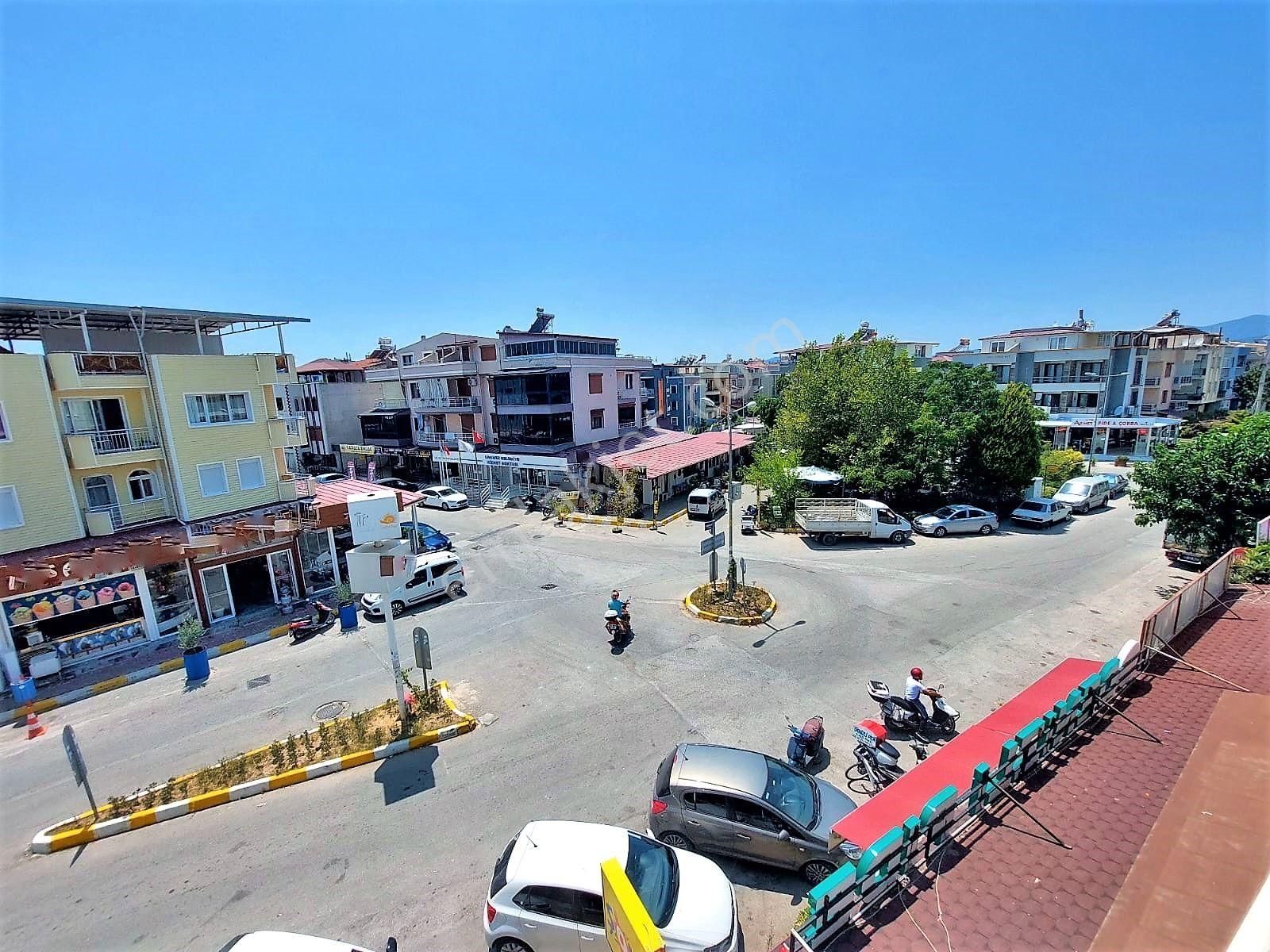 Seferihisar Ürkmez Merkez'de Satılık 2+1 Daire Ayrı Mutfak - Görsel 2