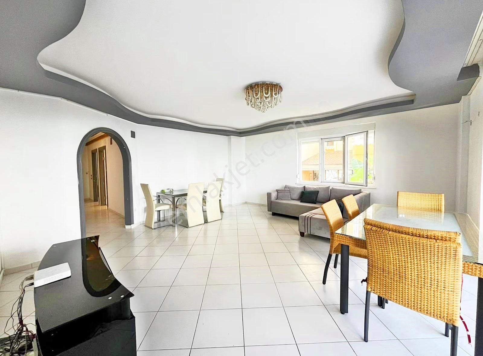 Alanya Oba'da Satılık 3+1 Ayrı Mutfak Site İçi Geniş Daire - Görsel 18