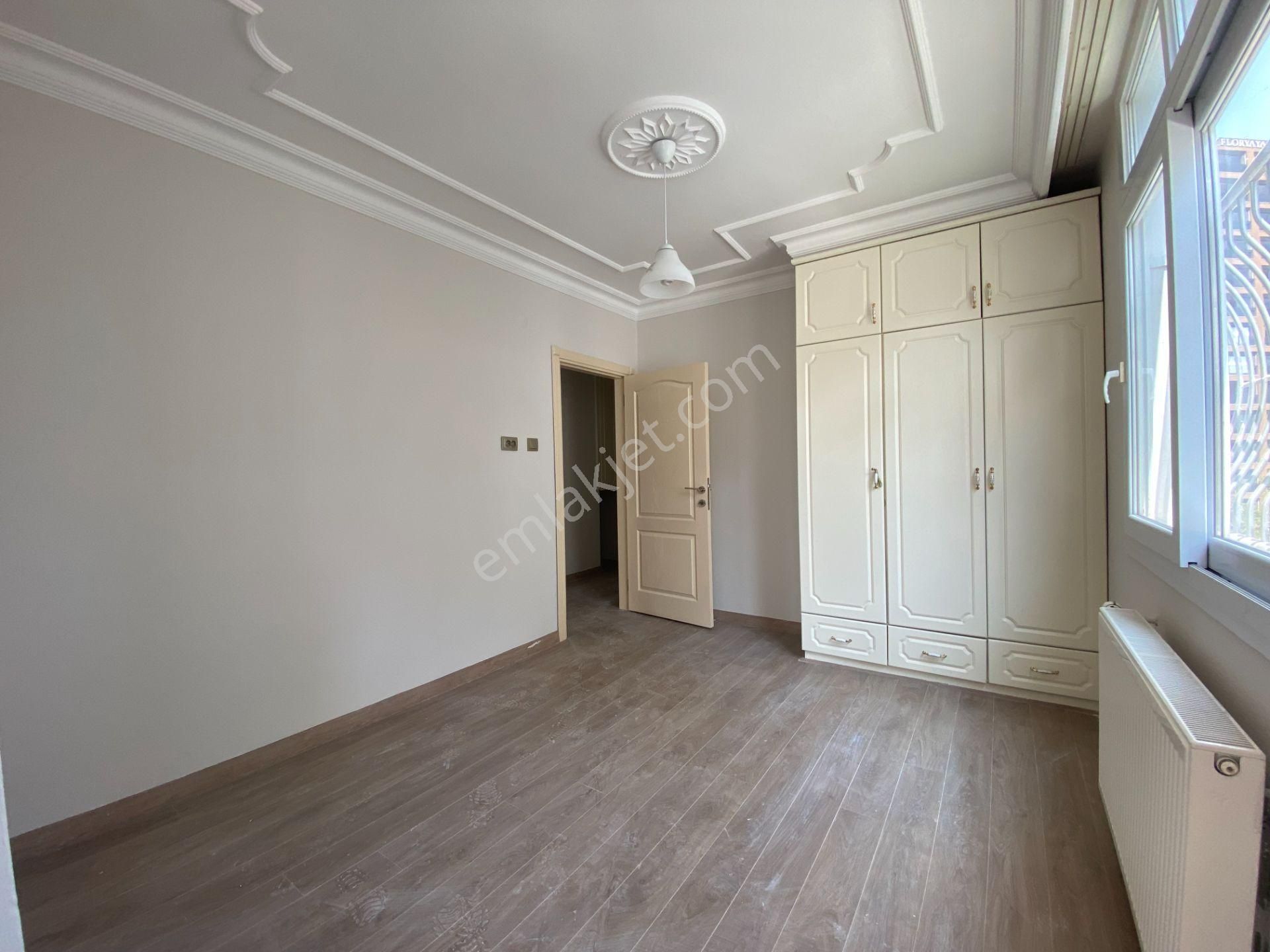 Güzelyalı'da 3+1 165 M2 Doğalgazlı Bakımlı Kiralık Daire - Görsel 15