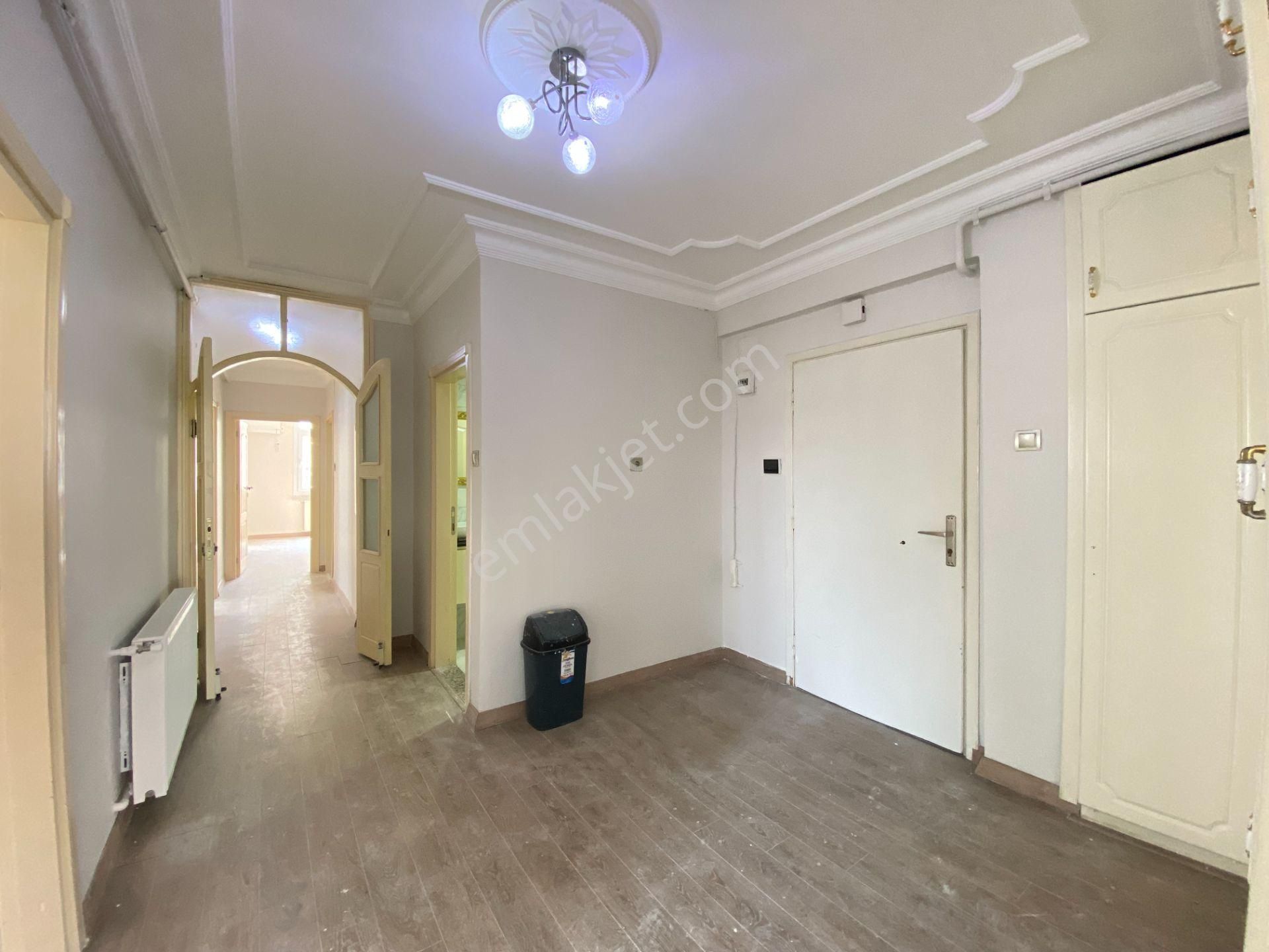 Güzelyalı'da 3+1 165 M2 Doğalgazlı Bakımlı Kiralık Daire - Görsel 22