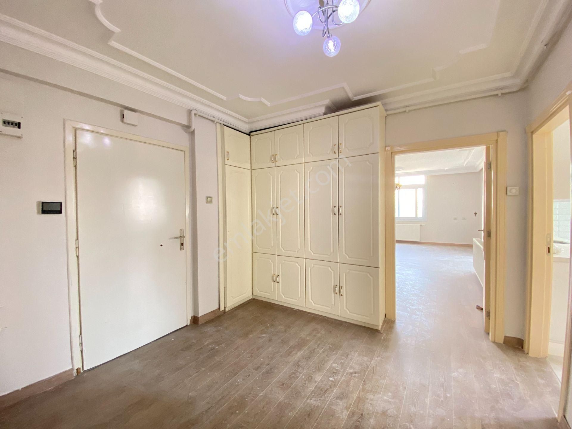 Güzelyalı'da 3+1 165 M2 Doğalgazlı Bakımlı Kiralık Daire - Görsel 23