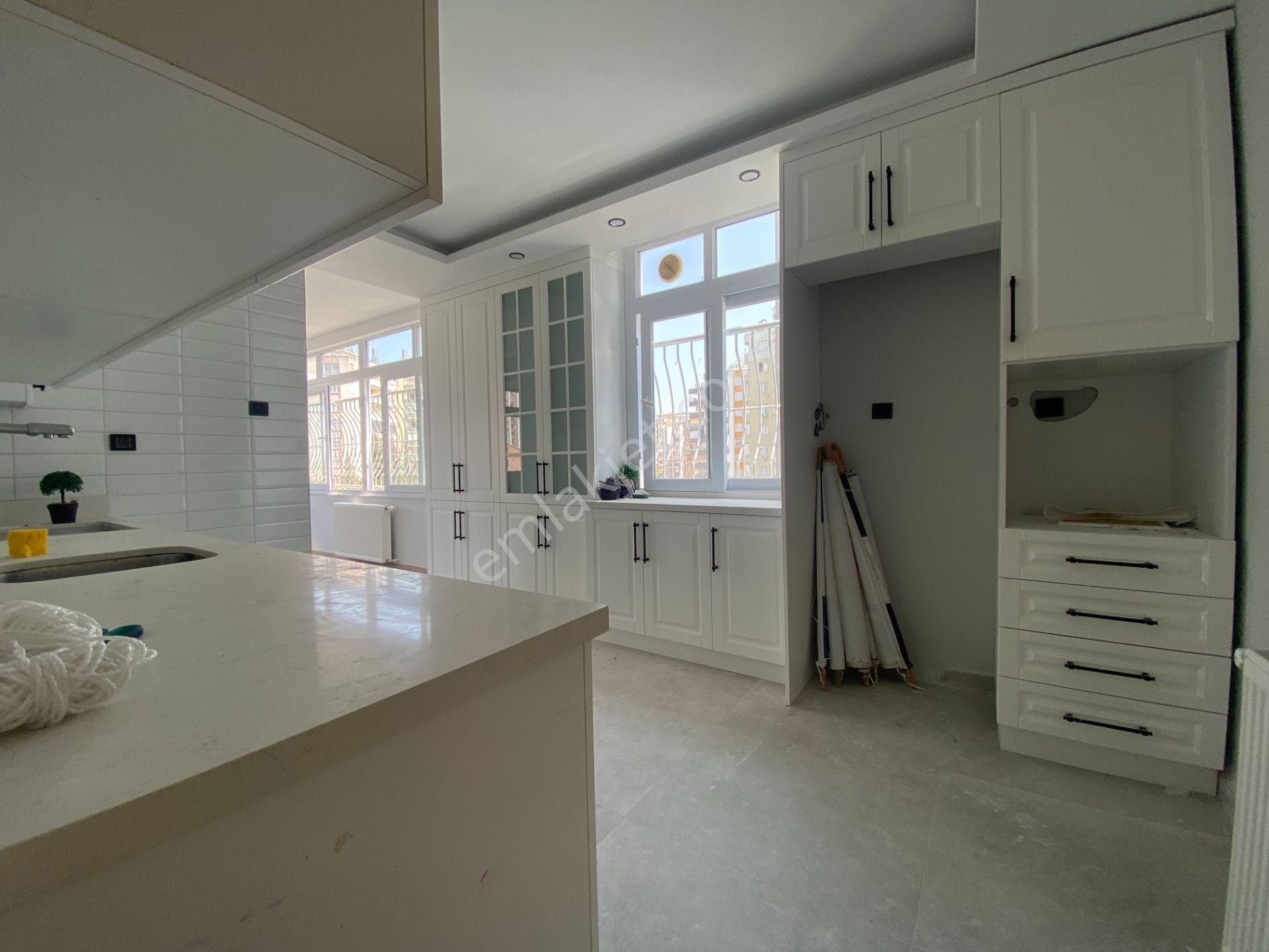 Güzelyalı'da 3+1 165 M2 Doğalgazlı Bakımlı Kiralık Daire - Görsel 7