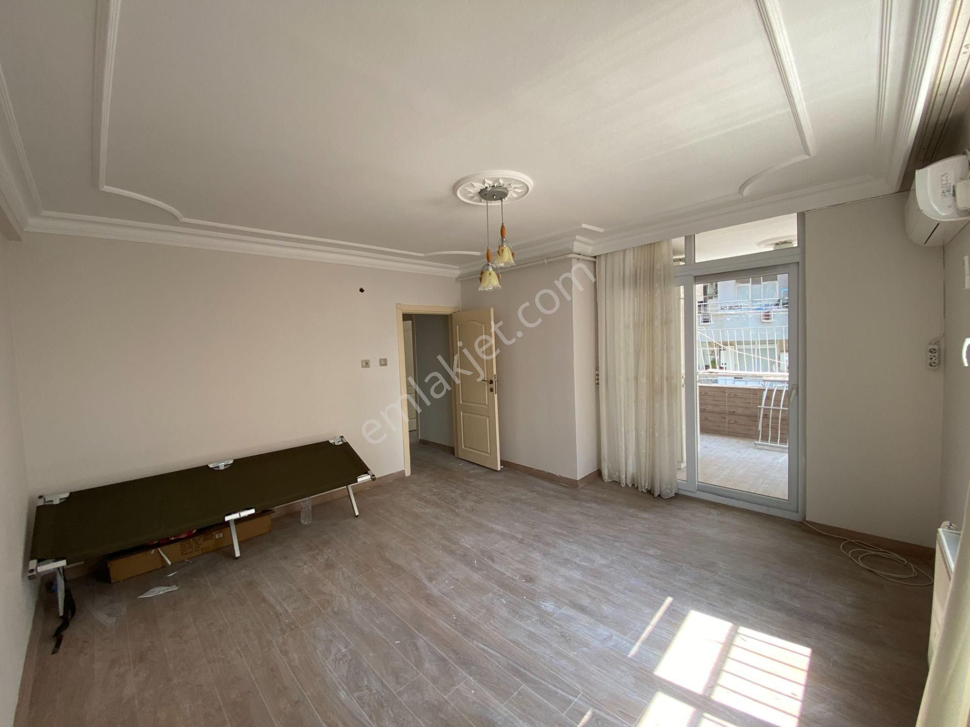 Güzelyalı'da 3+1 165 M2 Doğalgazlı Bakımlı Kiralık Daire - Görsel 20