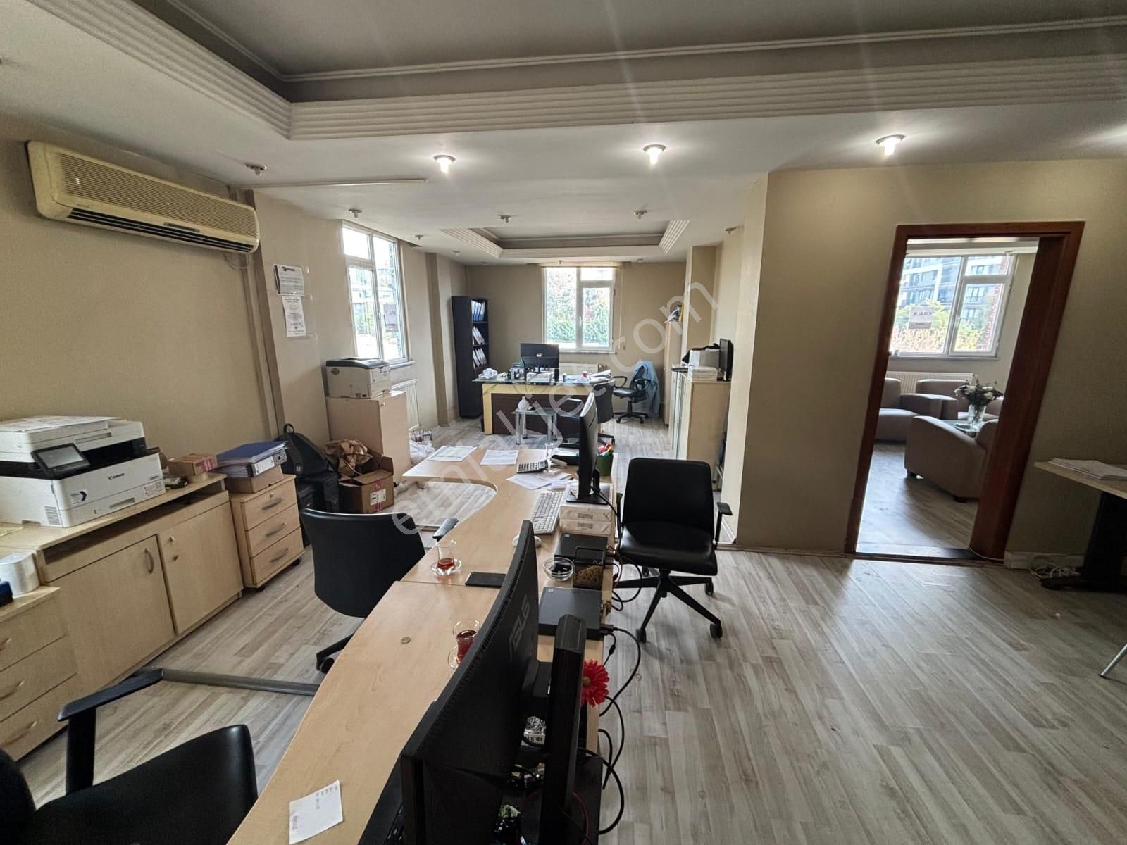 Şirinevler Bahçelievler Belediyesinin Yanında 3+1/130m2/ 3. Kat Kiralık Ofis