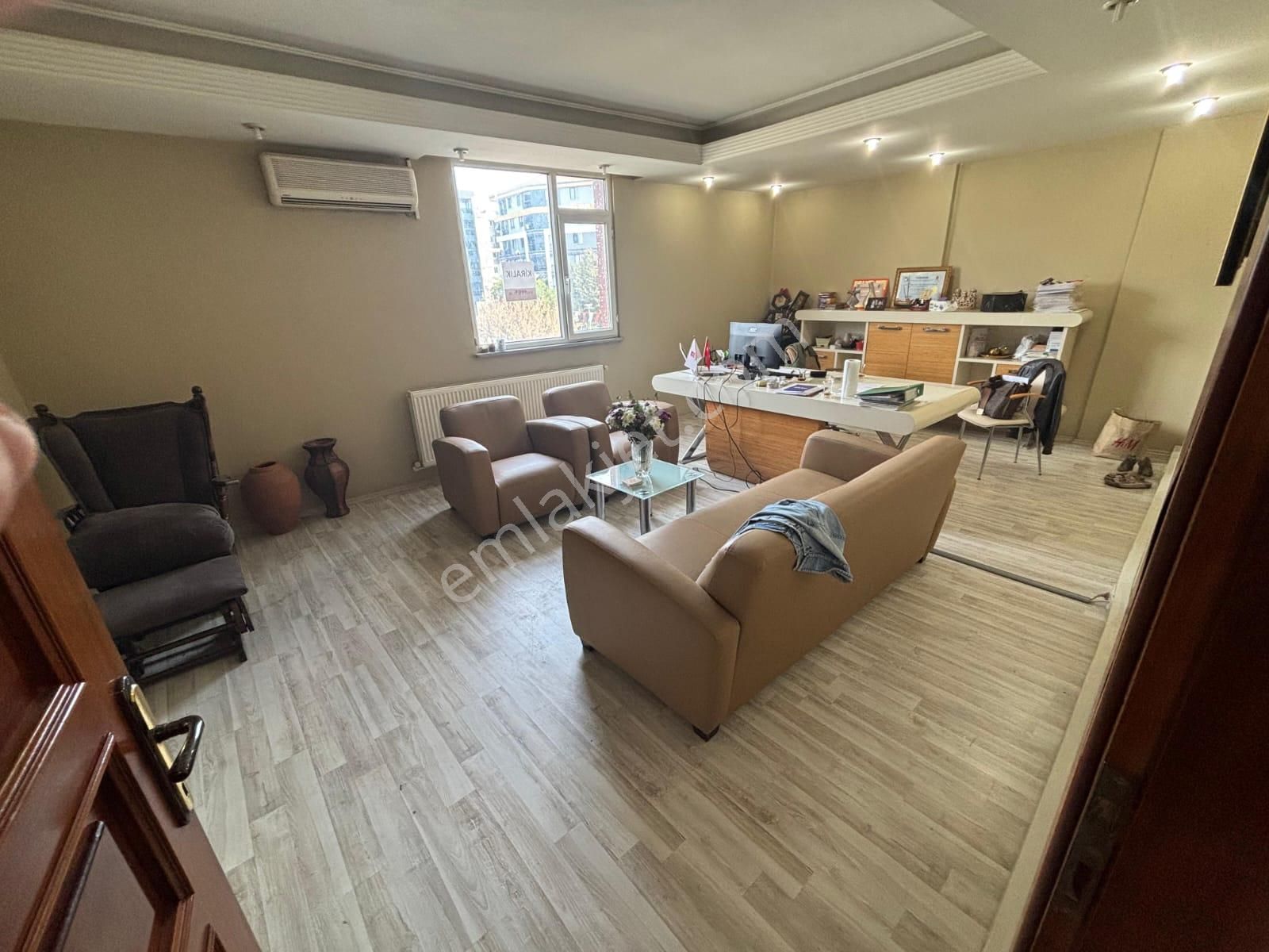 Şirinevler Bahçelievler Belediyesinin Yanında 3+1/130m2/ 3. Kat Kiralık Ofis - Görsel 2