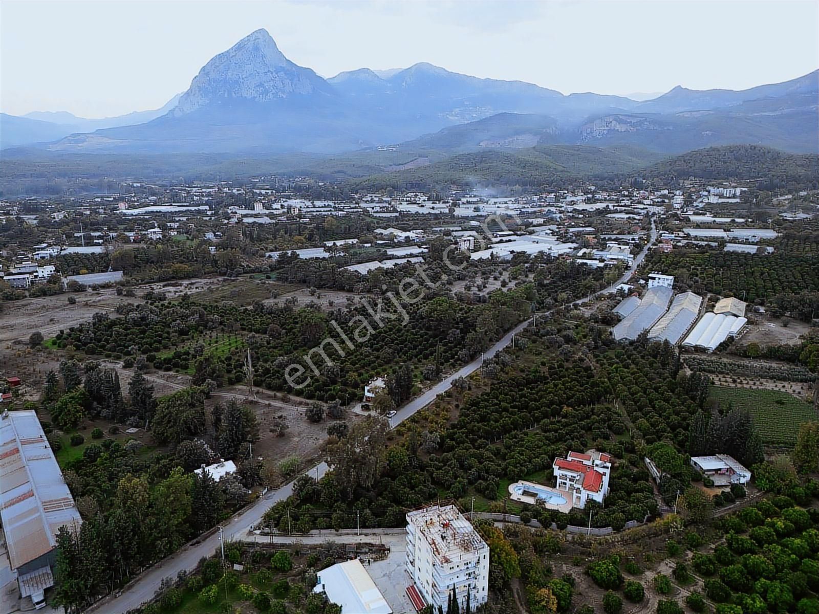 Bahtılıda Ana Cadde Üzerinde 5877 M2 Arsa İçinde Müstakil Ev - Görsel 19