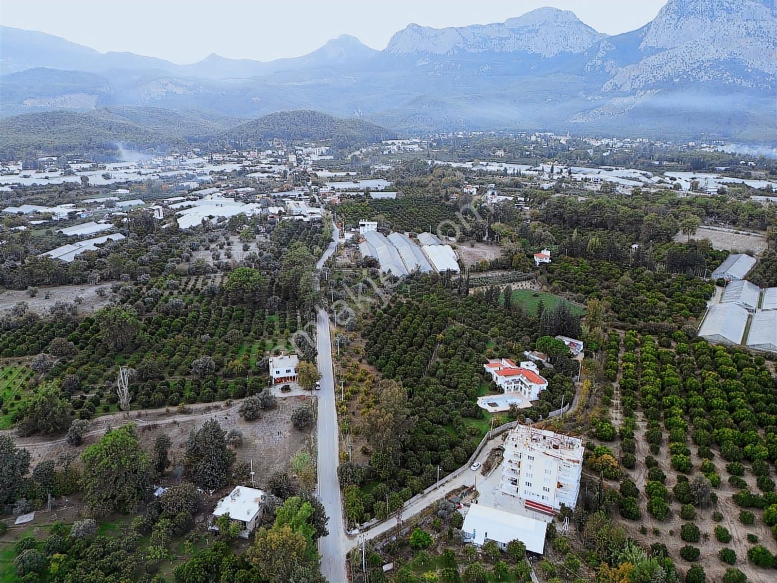 Bahtılıda Ana Cadde Üzerinde 5877 M2 Arsa İçinde Müstakil Ev - Görsel 13