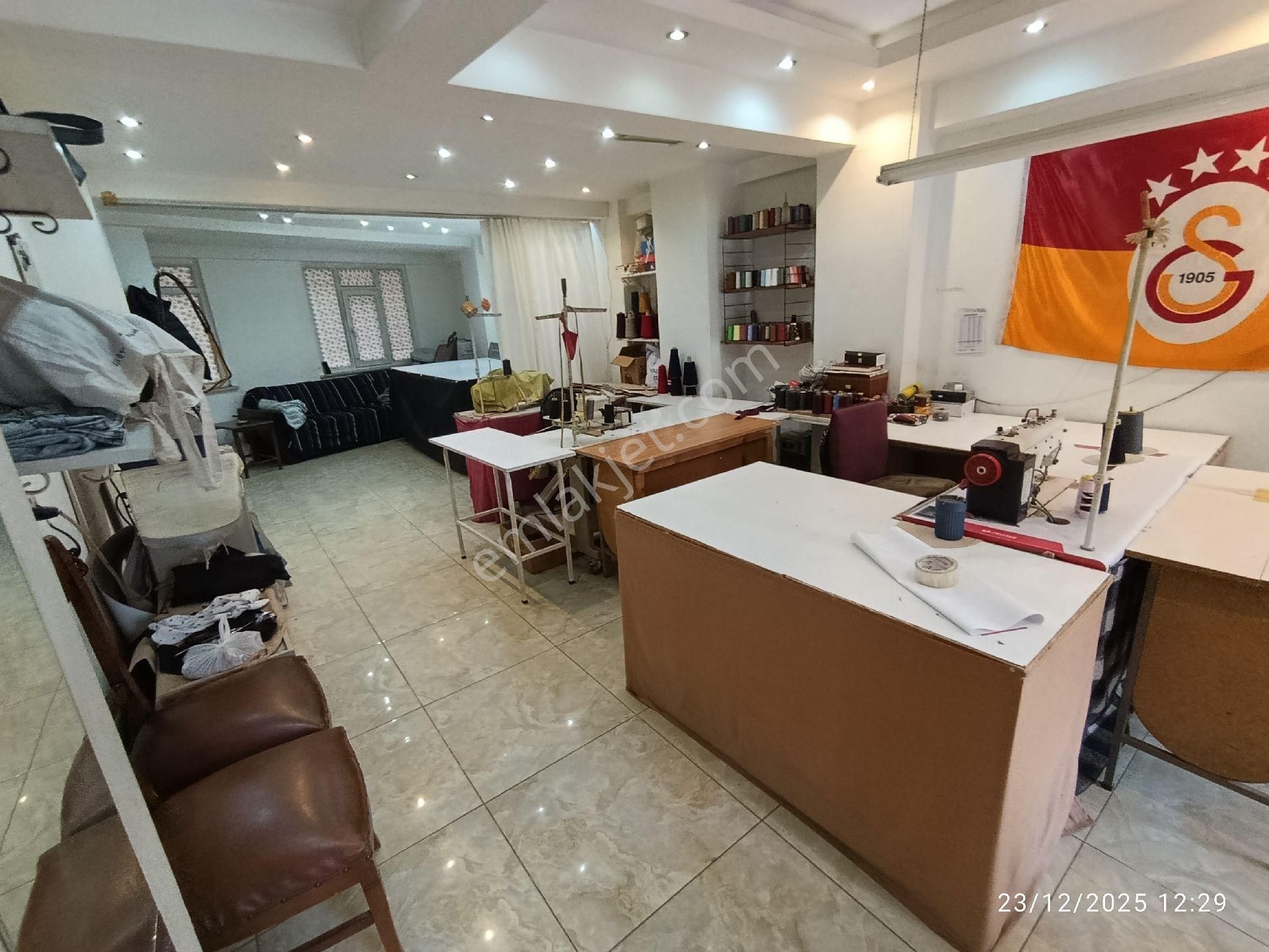 Hicret Emlaktan Esenler Menderes 75 M2 Satılık Dükkan Acil - Görsel 3