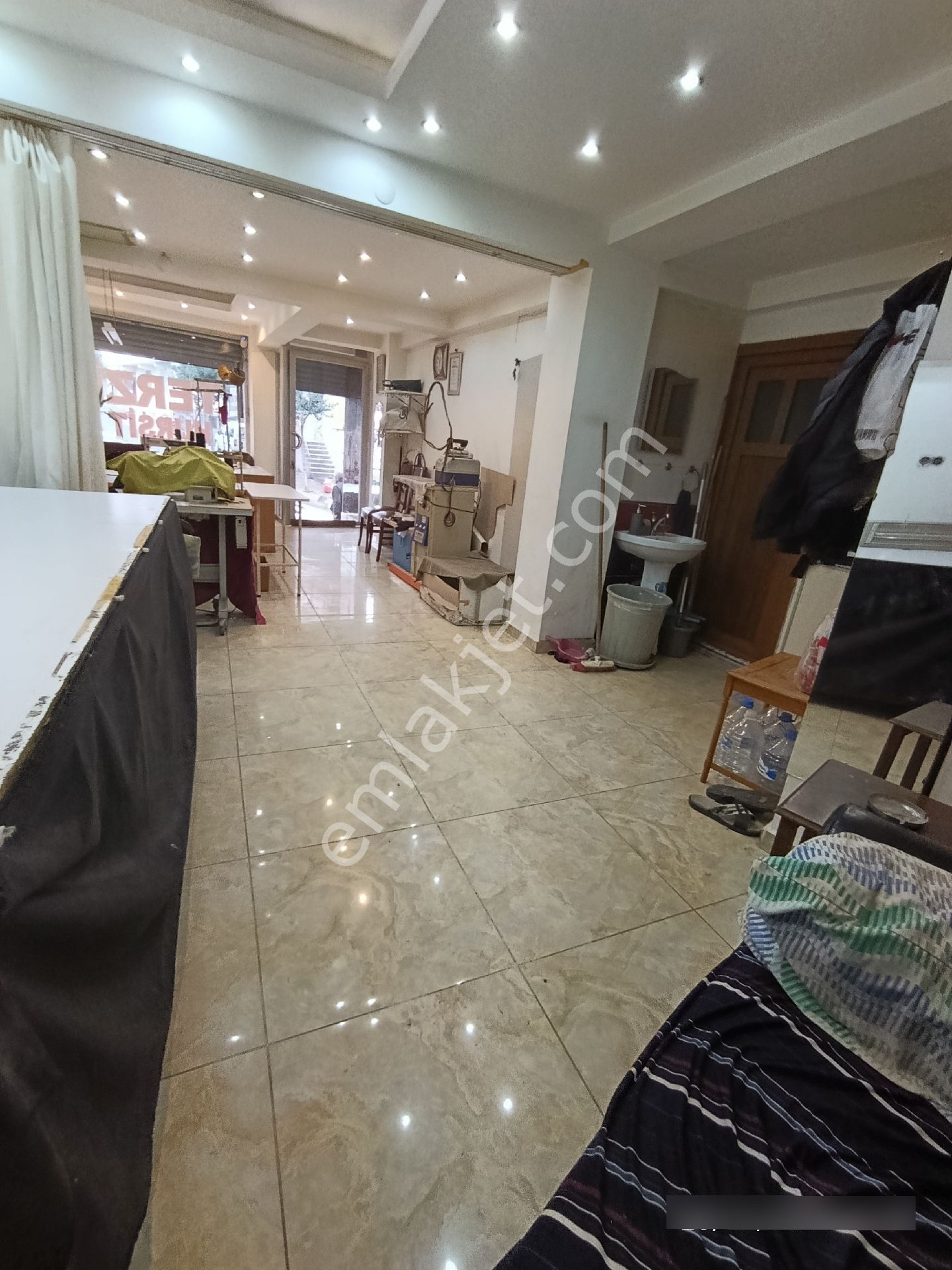 Hicret Emlaktan Esenler Menderes 75 M2 Satılık Dükkan Acil - Görsel 8