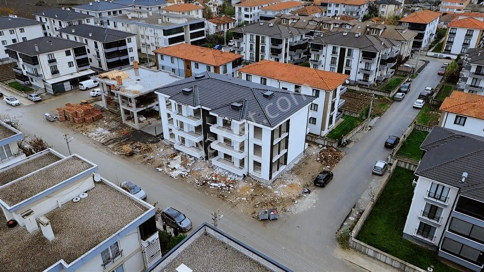 Arifiye Arif Bey Mahallesinde Satılık 4+1 Daire