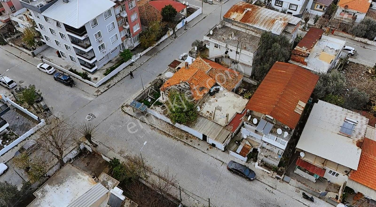 Pek Emlaktan Kentsel Dönüşümde 4 Kat İmarlı Köşe Parsel