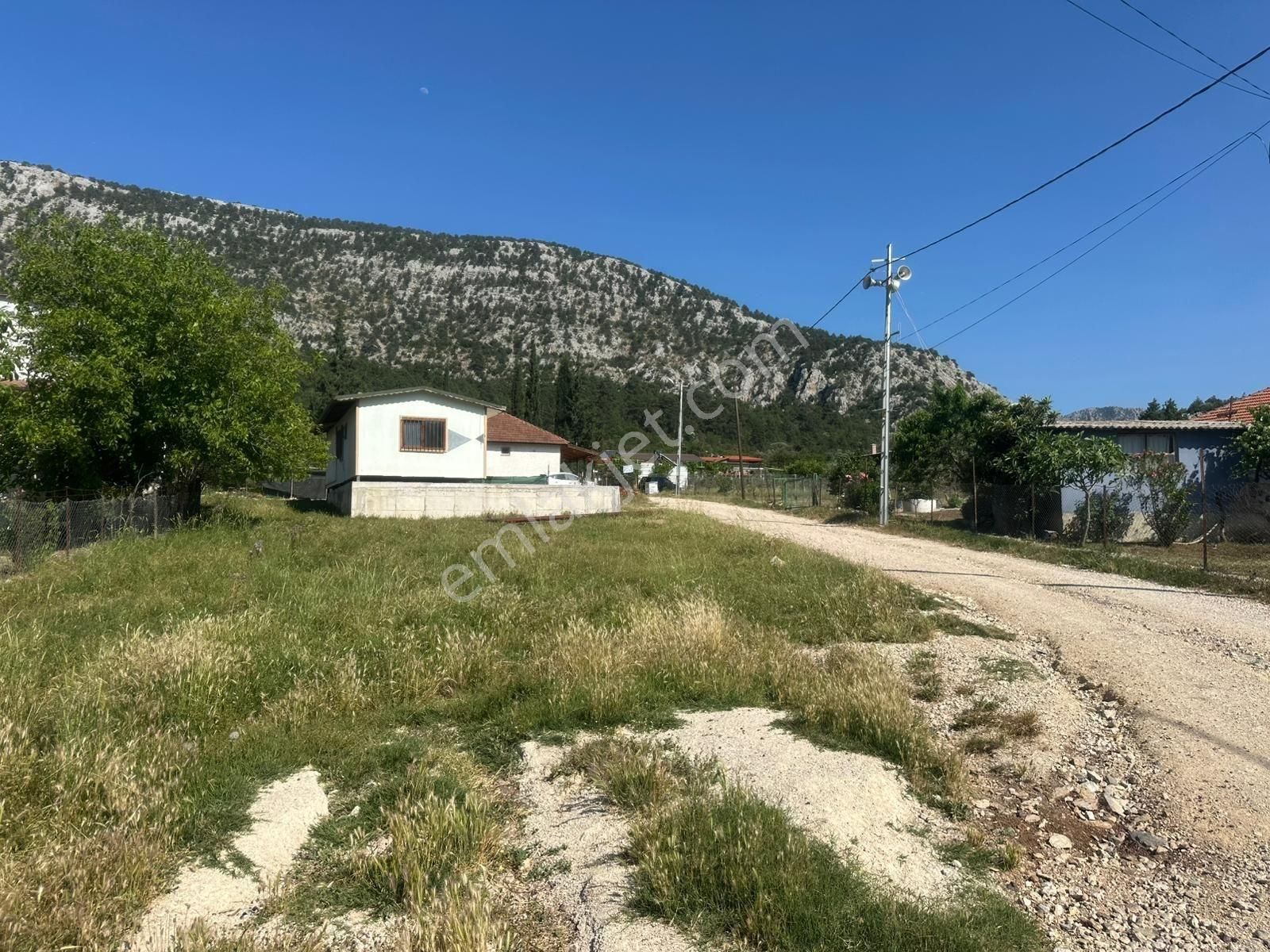 Korkuteli Bayatbademlerinde Muhteşem Lokasyonda Yazlık Ev - Görsel 15