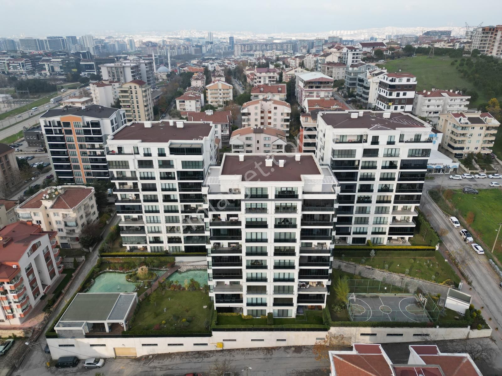 Elfi'den Beşevler Trio Live Porjesinde Satılık 3+1 Ara Kat Daire